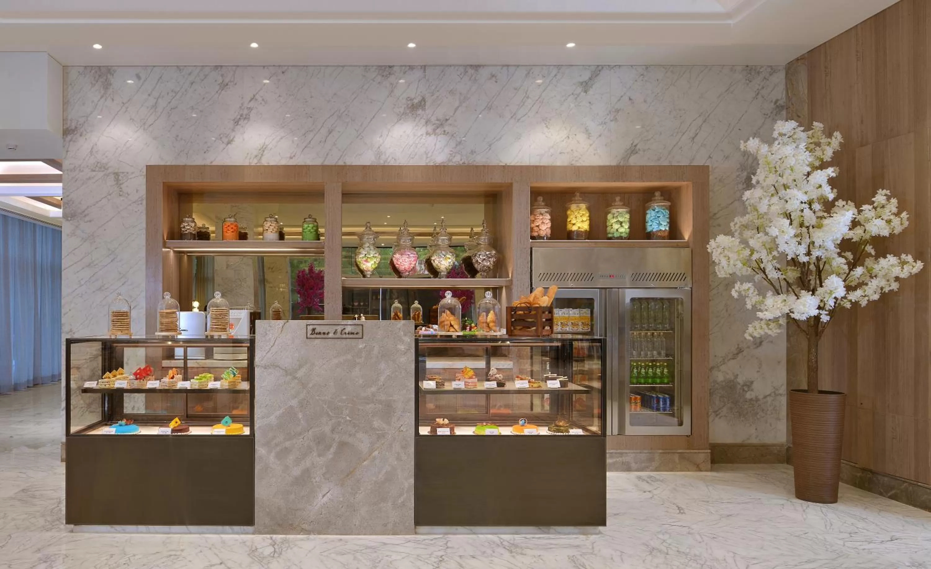 Restaurant/places to eat in Radisson Mumbai Andheri MIDC