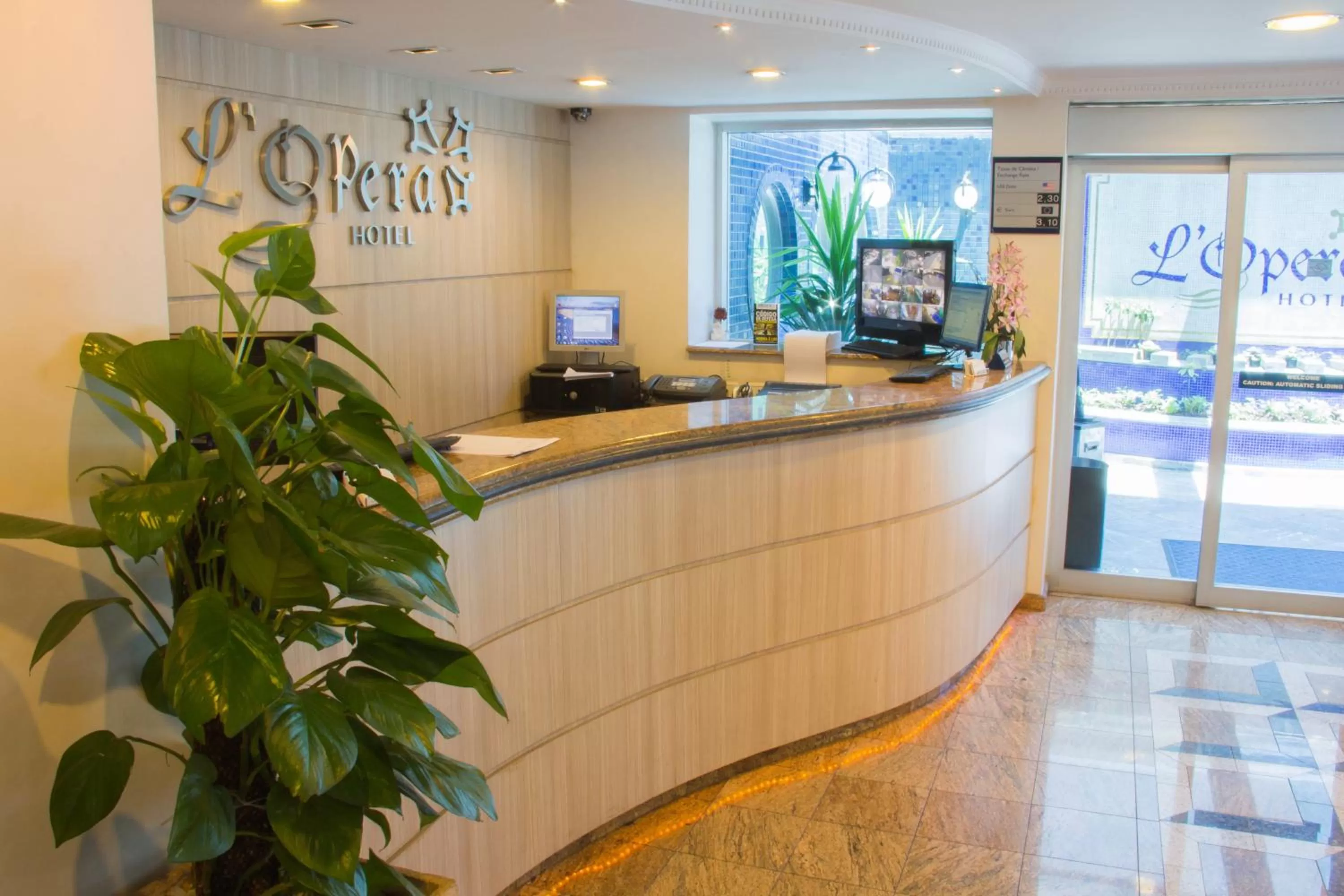 Lobby or reception in L'Opera Hotel