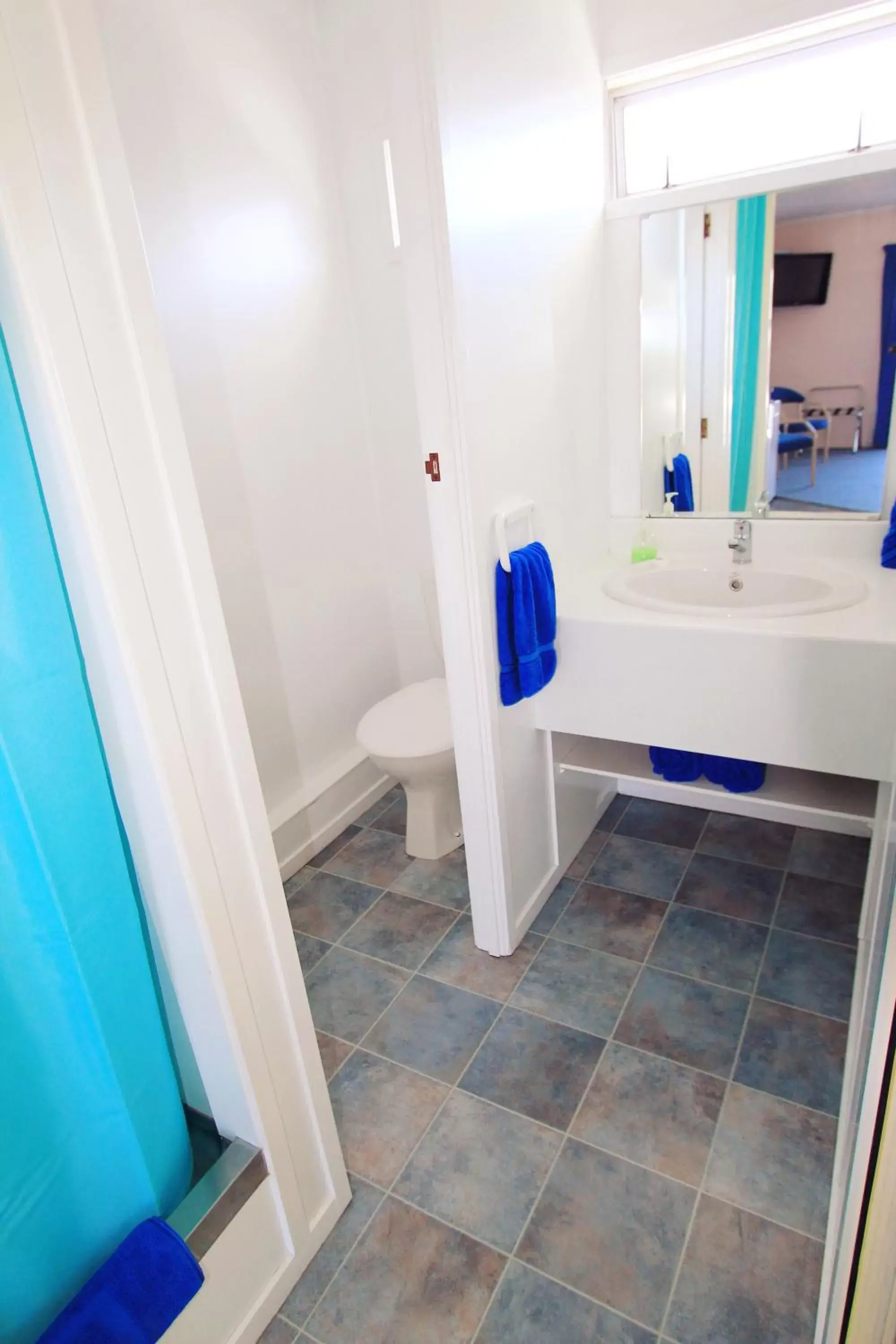 Standard Twin Room No Spa Bath in Golden Glow Motel Standard Twin Room No Spa Bath in Golden Glow Motel