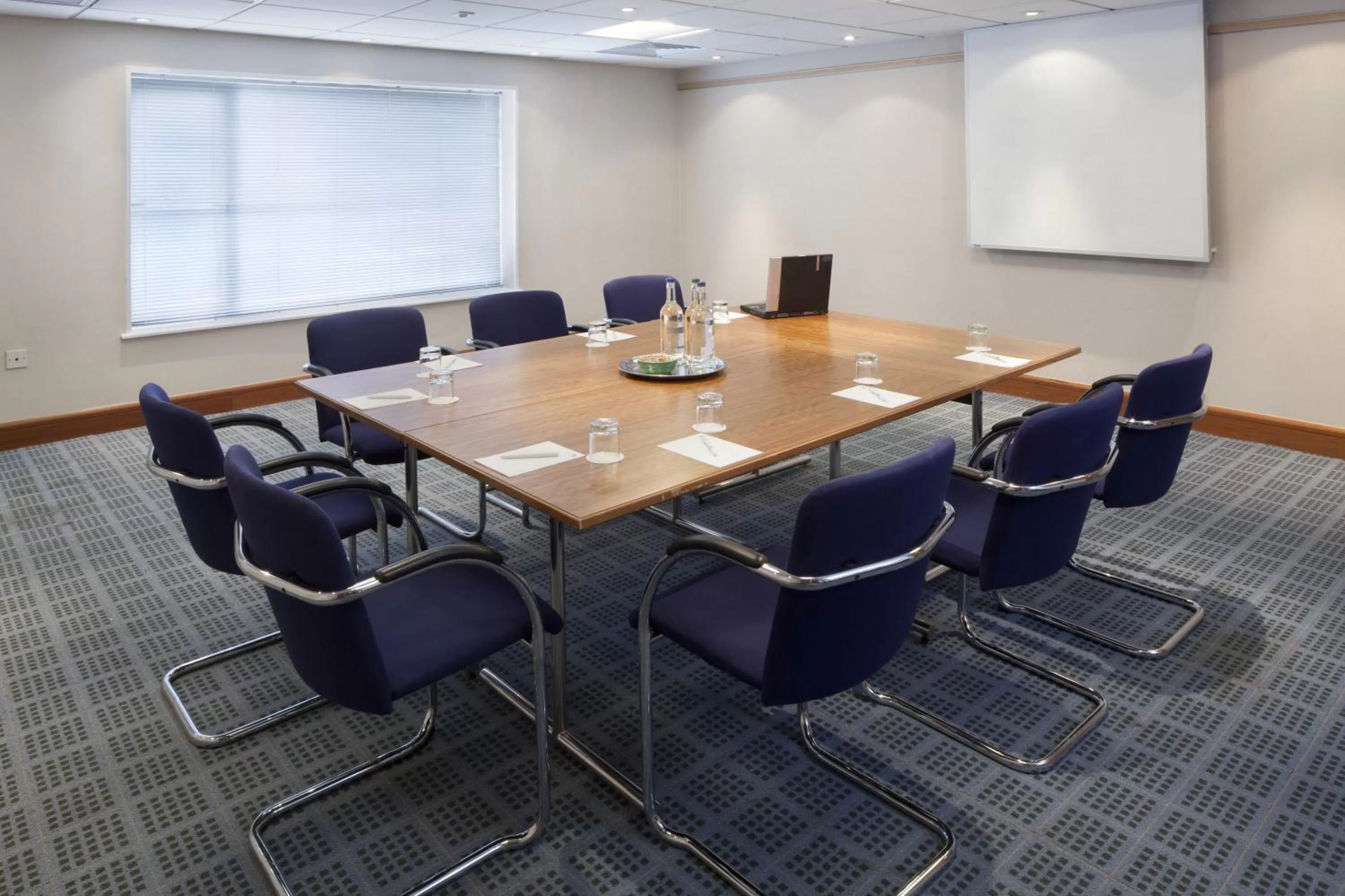 Business facilities in Holiday Inn Basingstoke by IHG