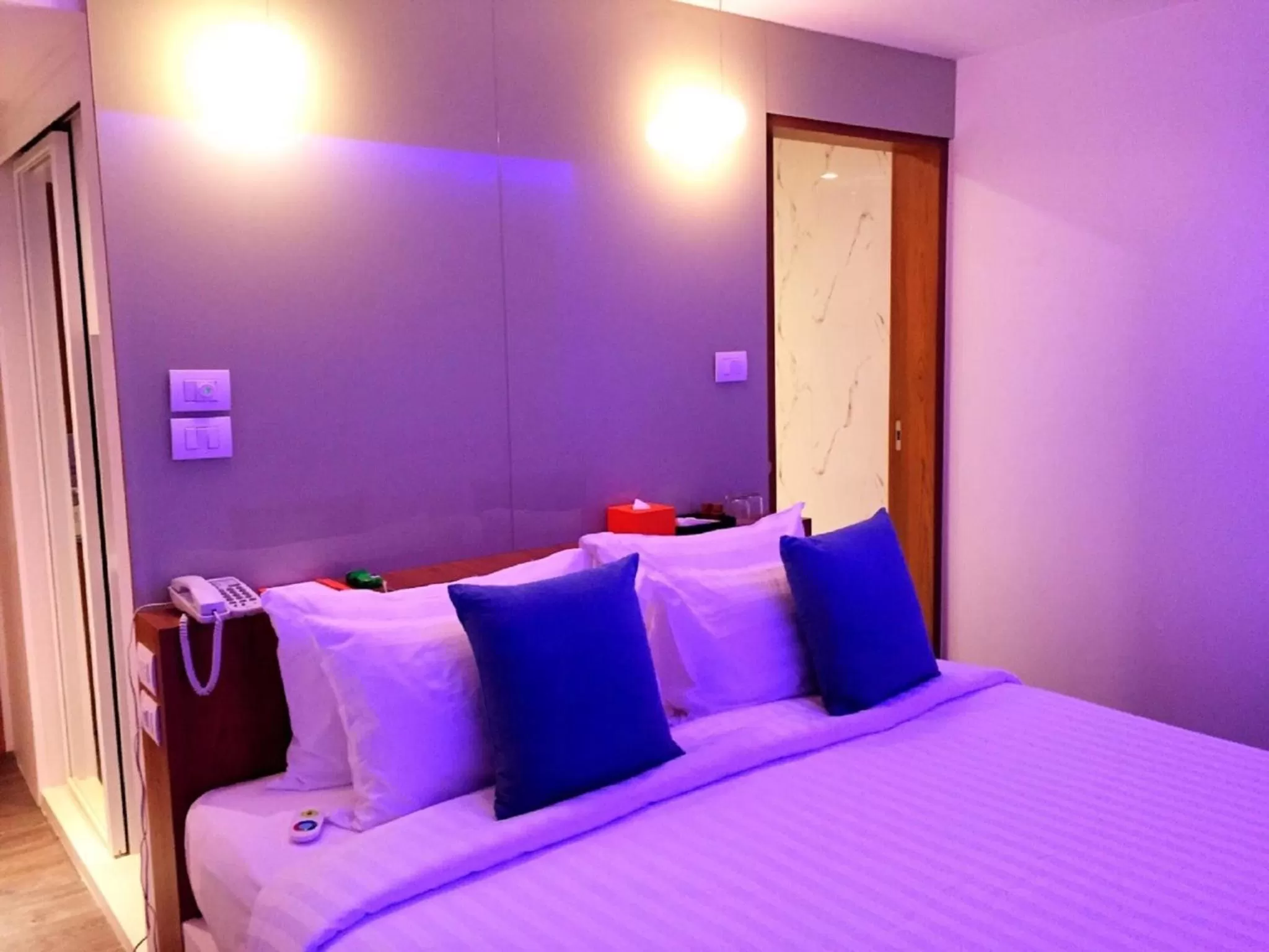 Bedroom, Bed in S Box Sukhumvit Hotel