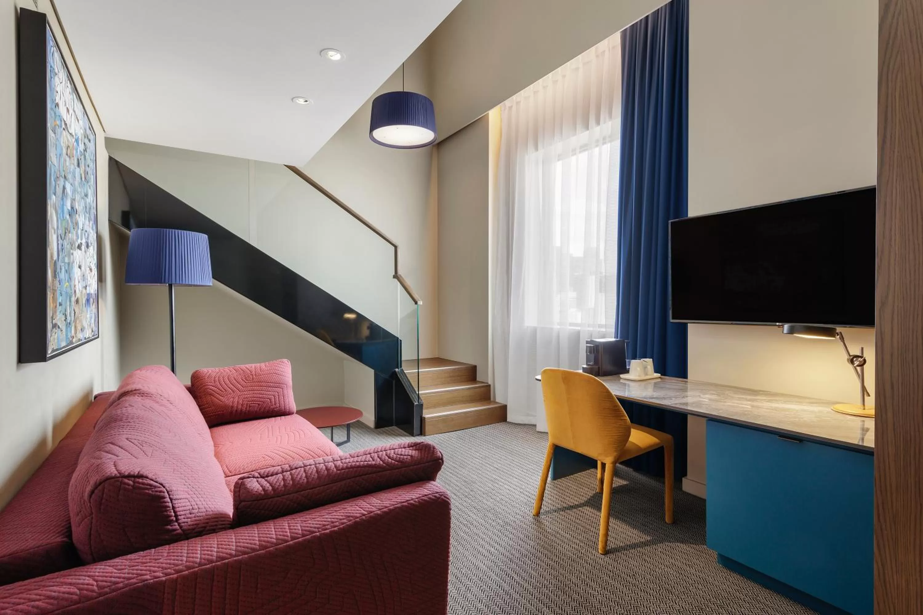 Living room in DoubleTree by Hilton Melbourne