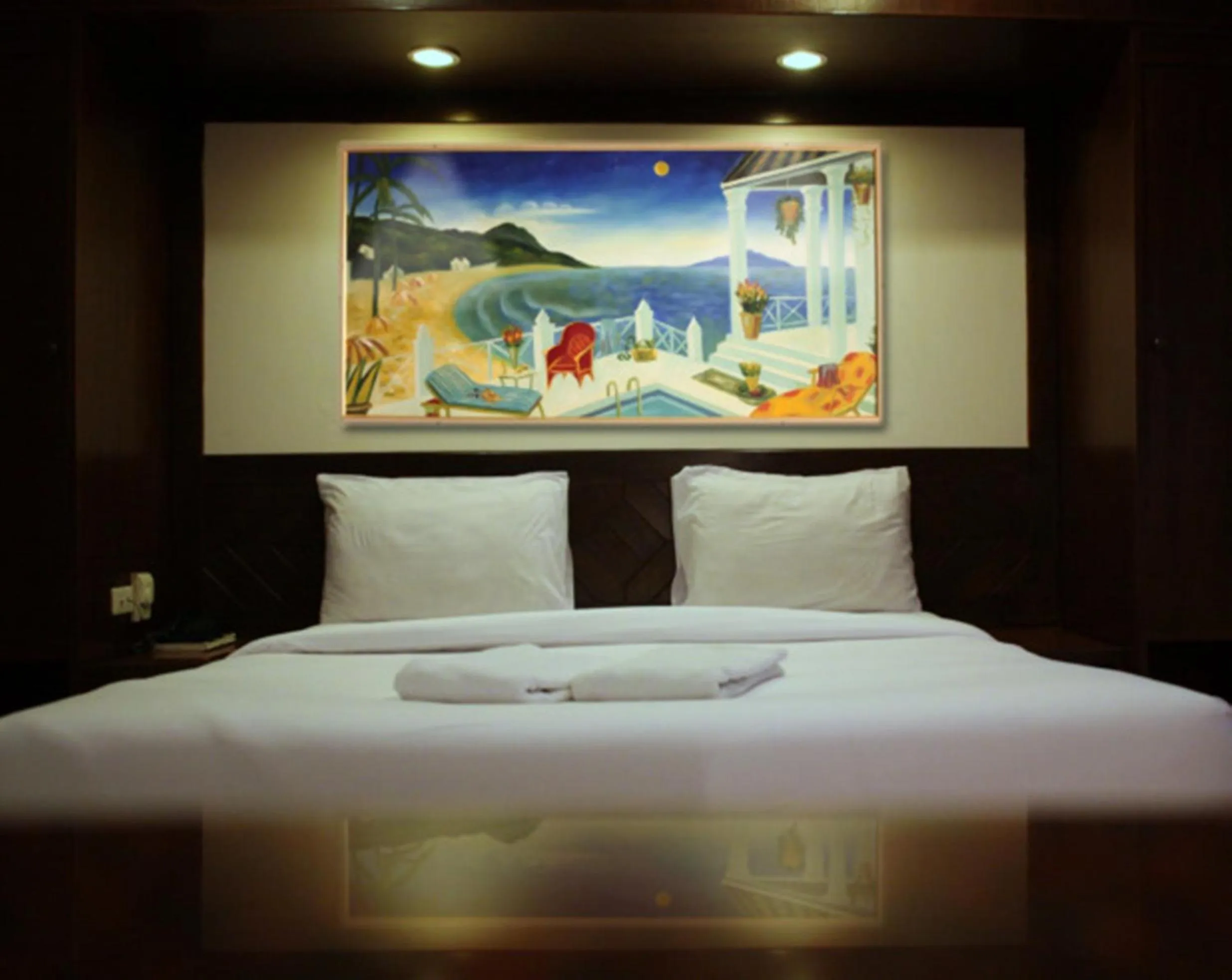 Bed in Karon Cafe Inn