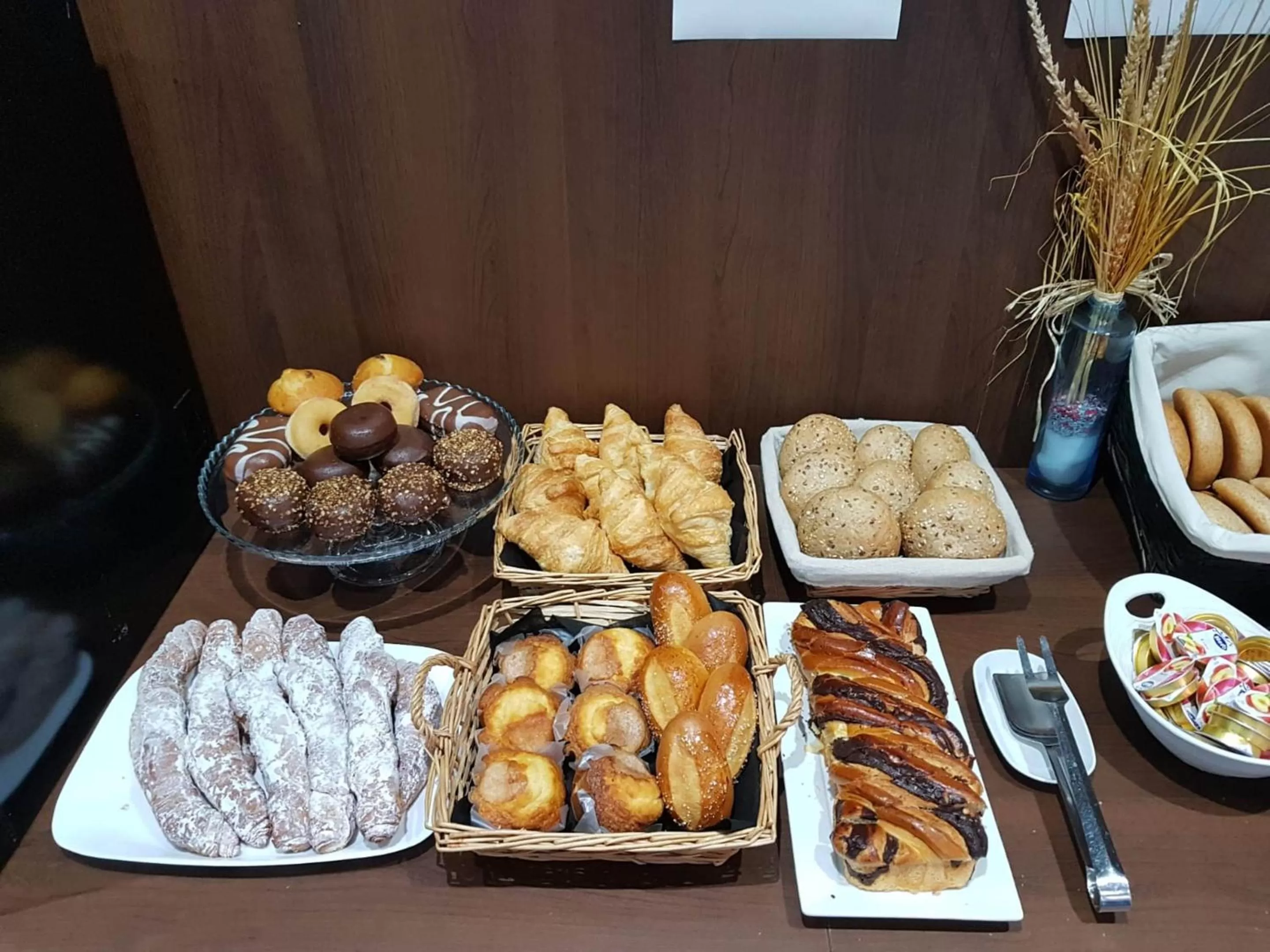 Continental breakfast in Hotel Olympia Universidades