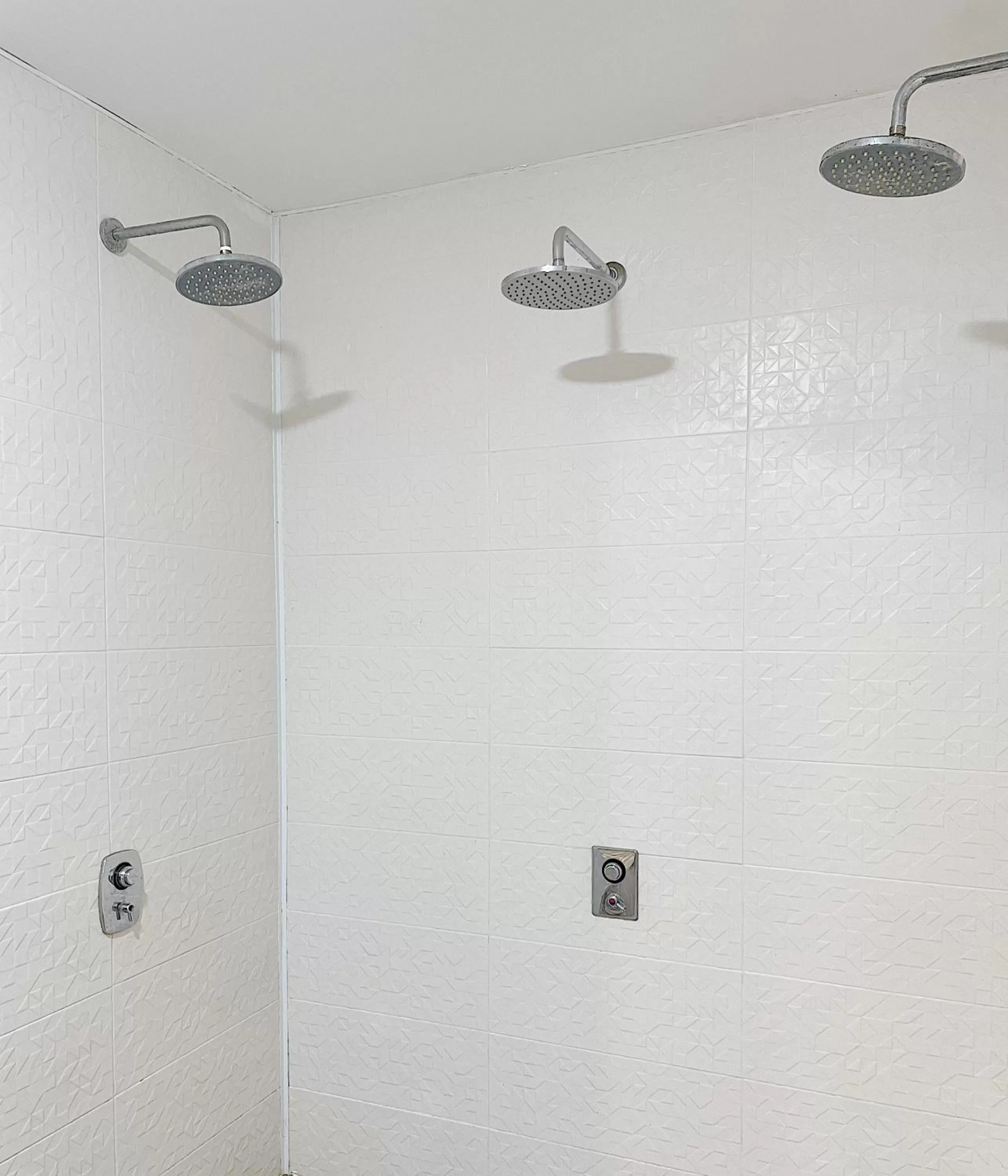 Shower in Hotel and Entertaiment Complex Vlada