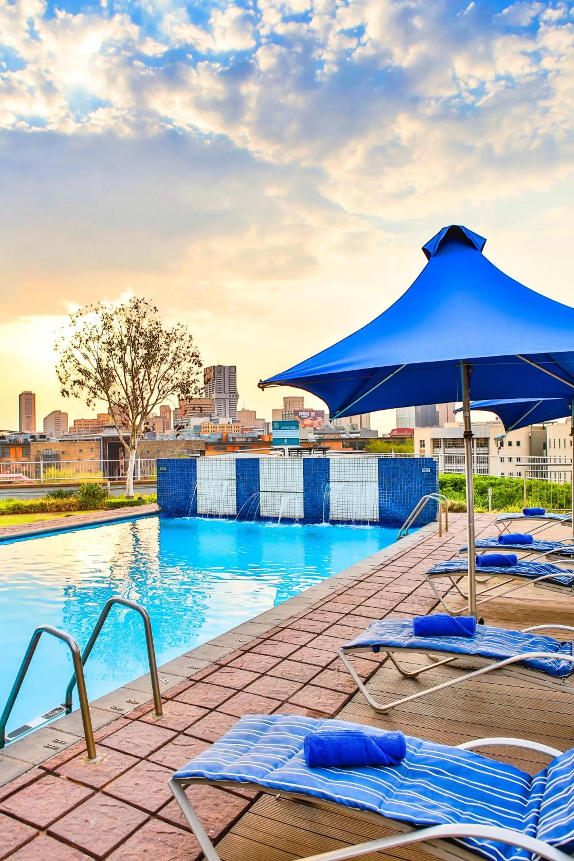 Swimming pool in RH Hotel & Apartments - Pretoria