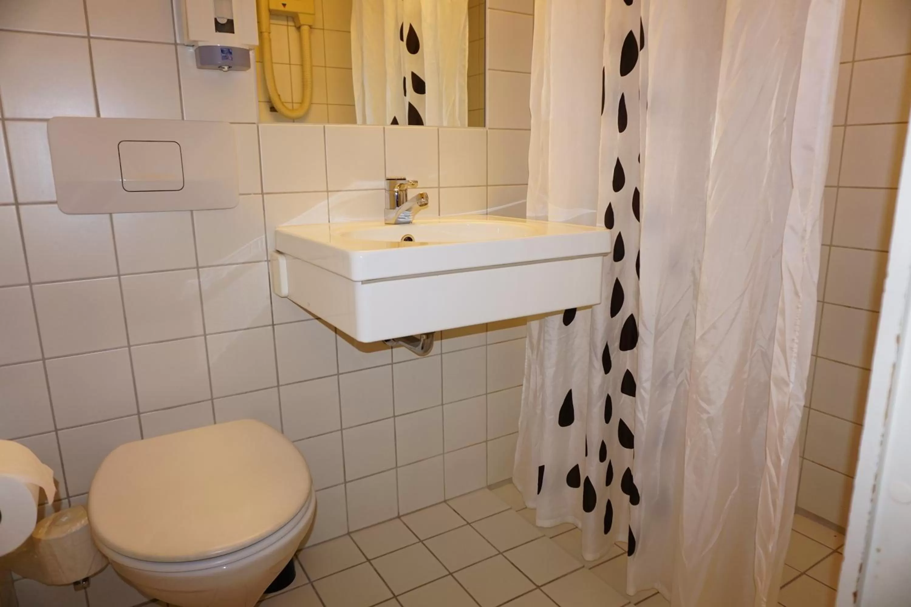 Bathroom in Verdde Hotel Lakselv