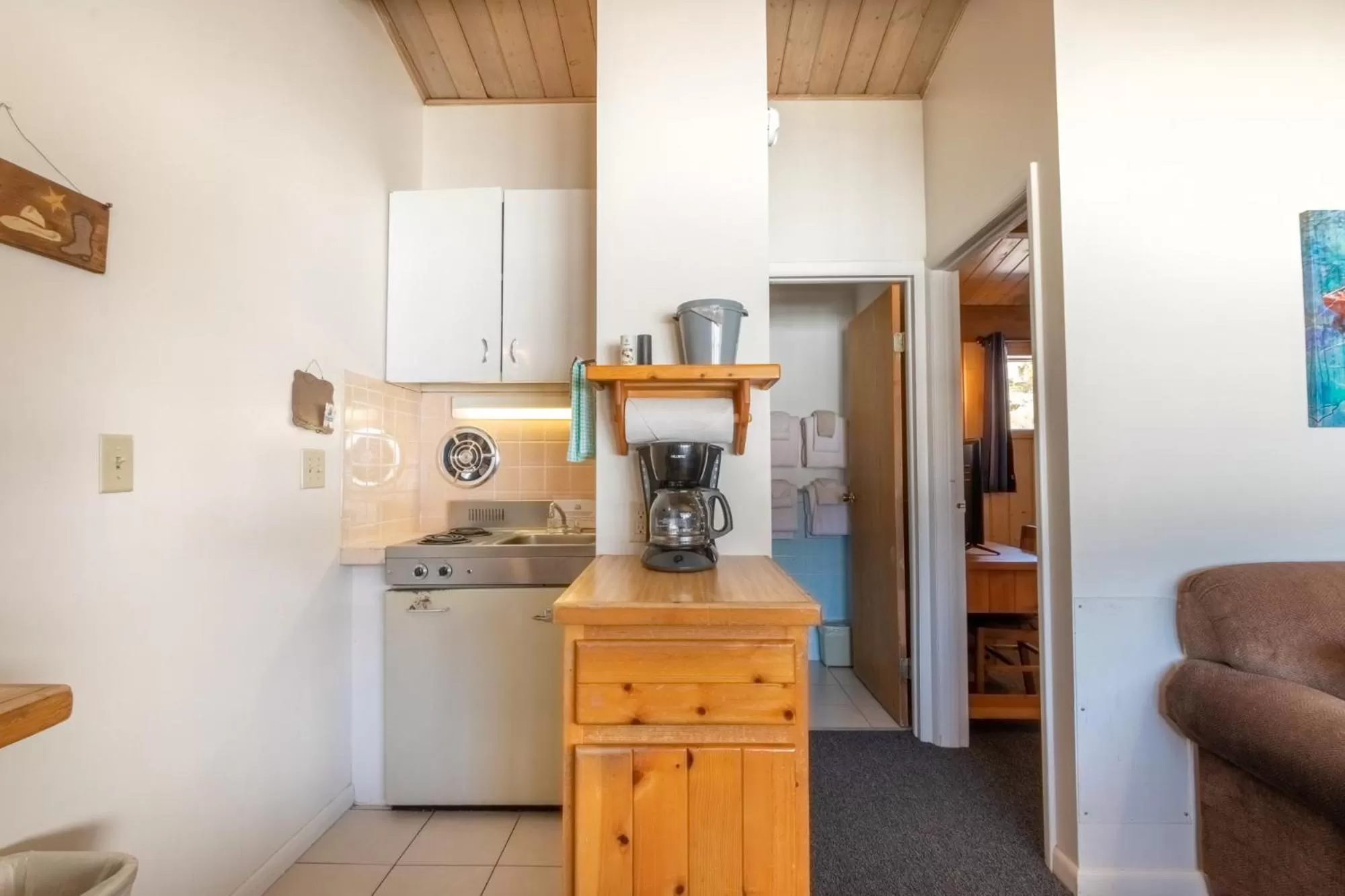 Kitchen or kitchenette, Kitchen/Kitchenette in Western Riviera Lakeside Lodging