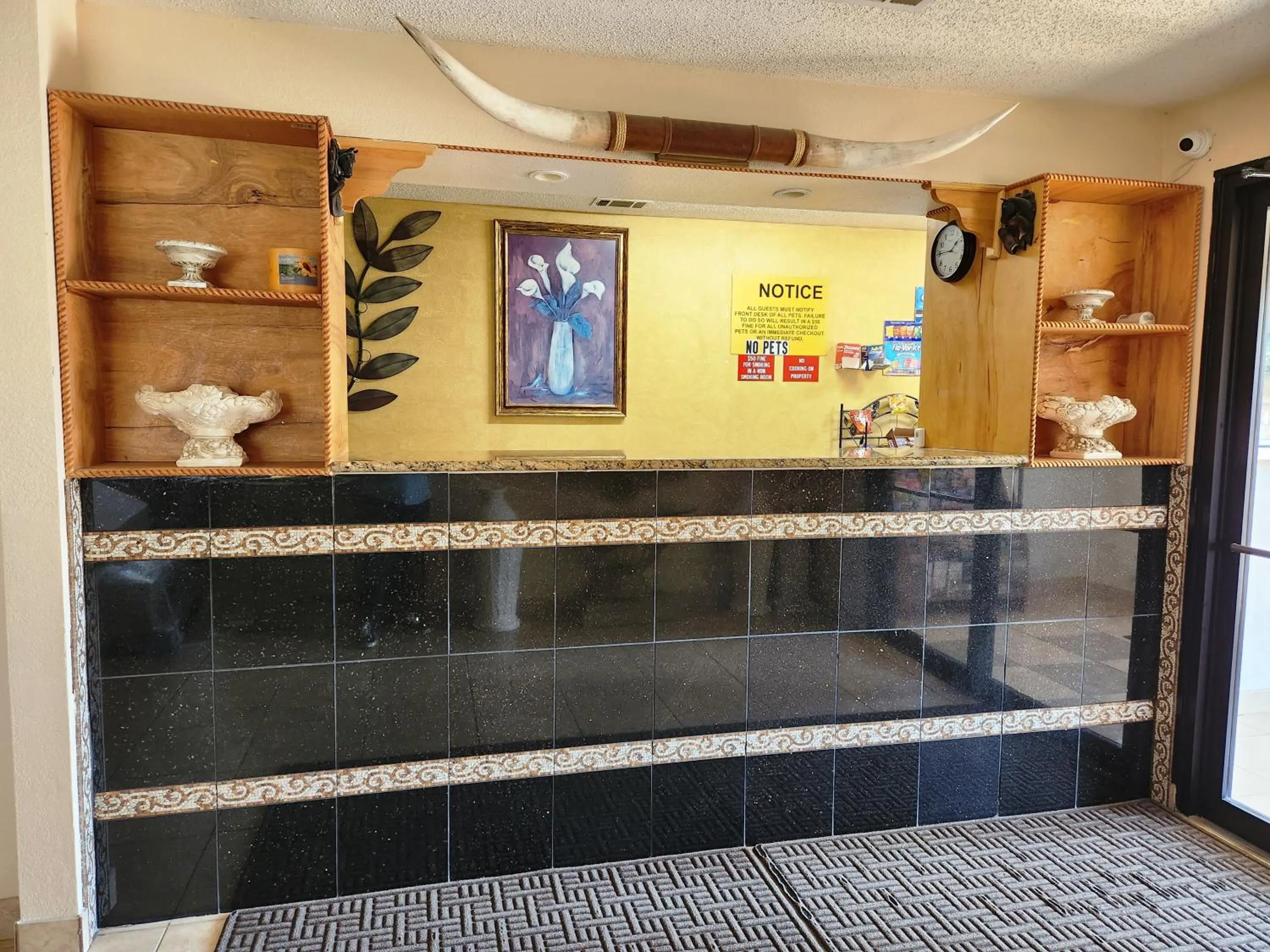 Lobby or reception in Highland Inn