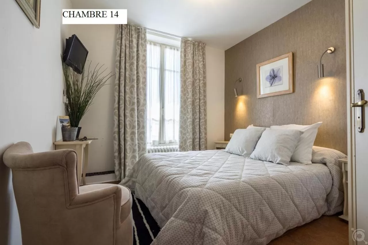 Bed in Hotel Restaurant Bellevue