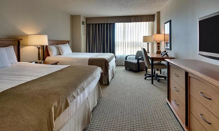 Photo of the whole room, Bed in Hollywood Casino Gulf Coast