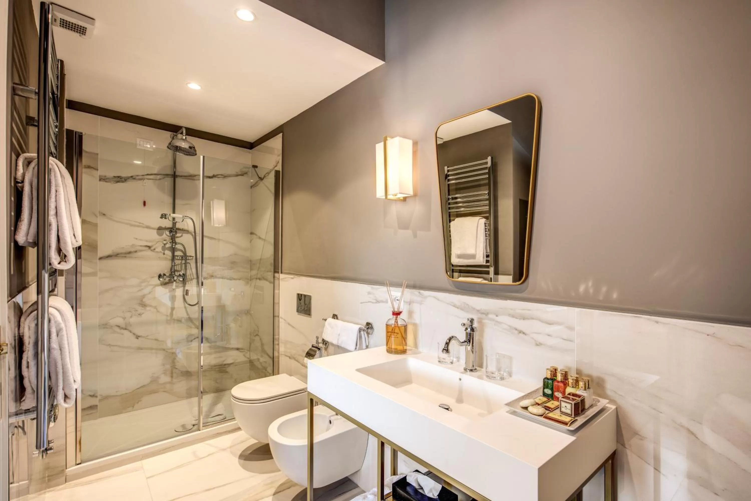 Shower in Eitch Borromini Palazzo Pamphilj