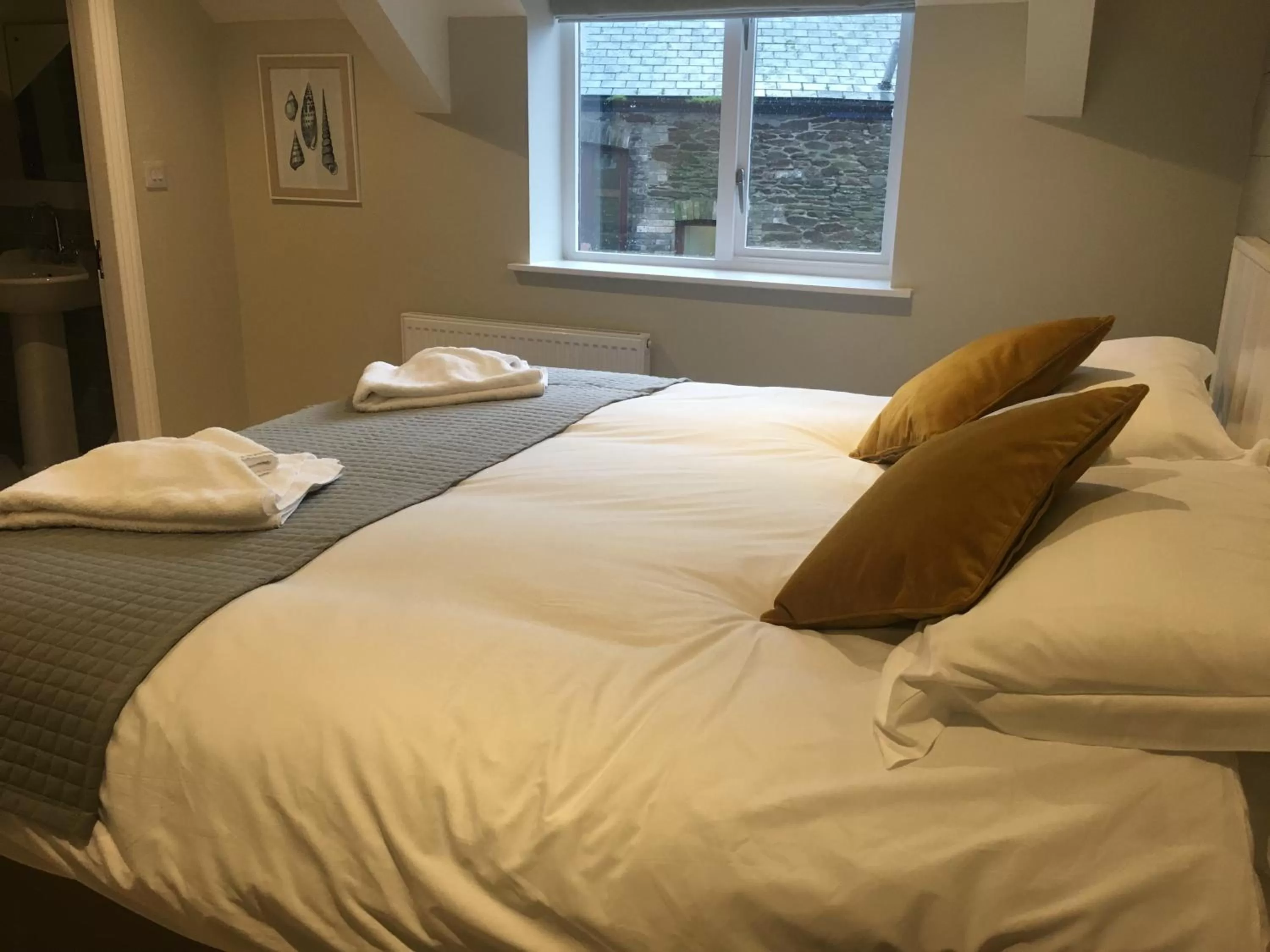 Bed in The Galleon Inn