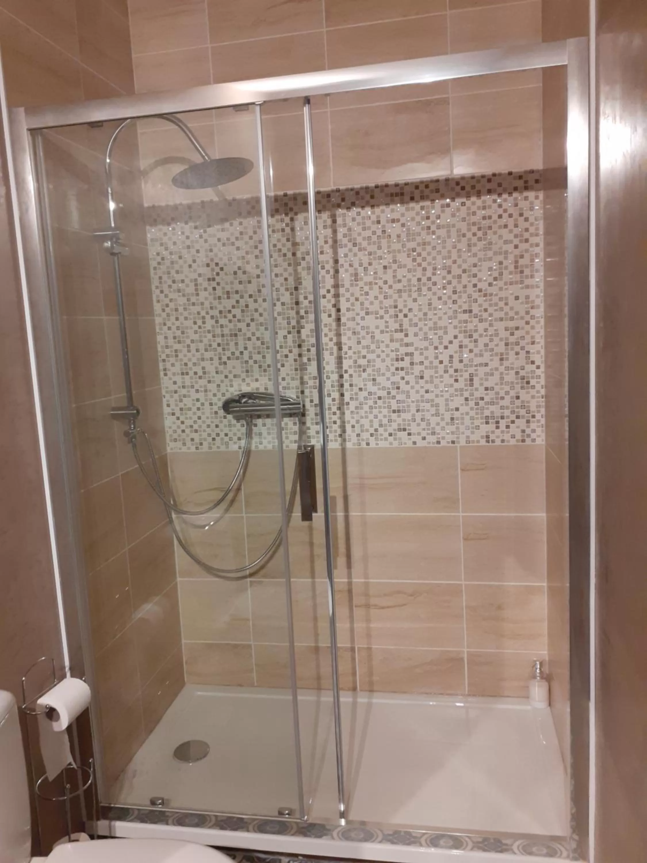 Bathroom in CHAMBRES D'HOTES DANS DOMAINE DE CHARME A EPERNAY