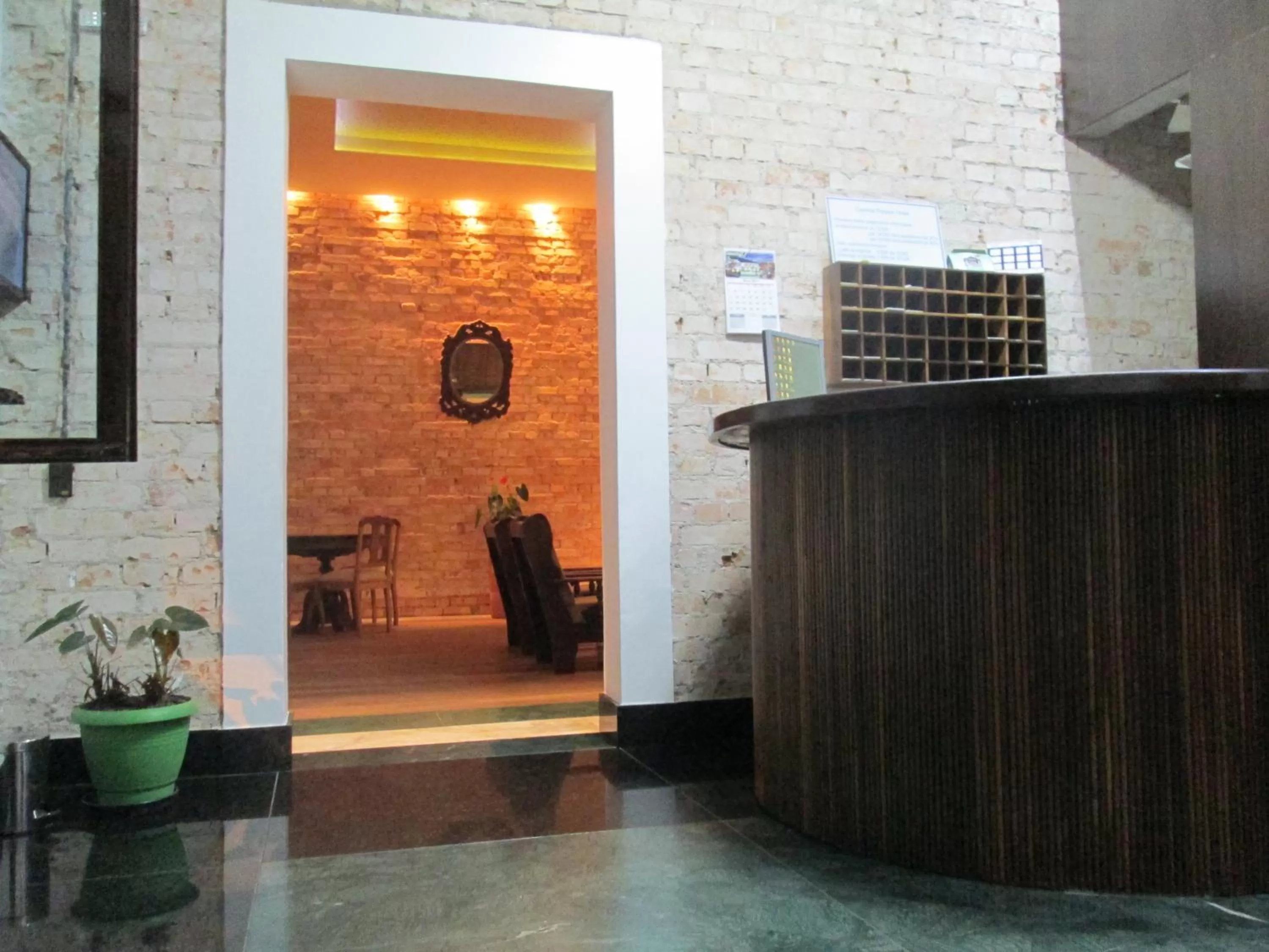 Central Palace Hotel