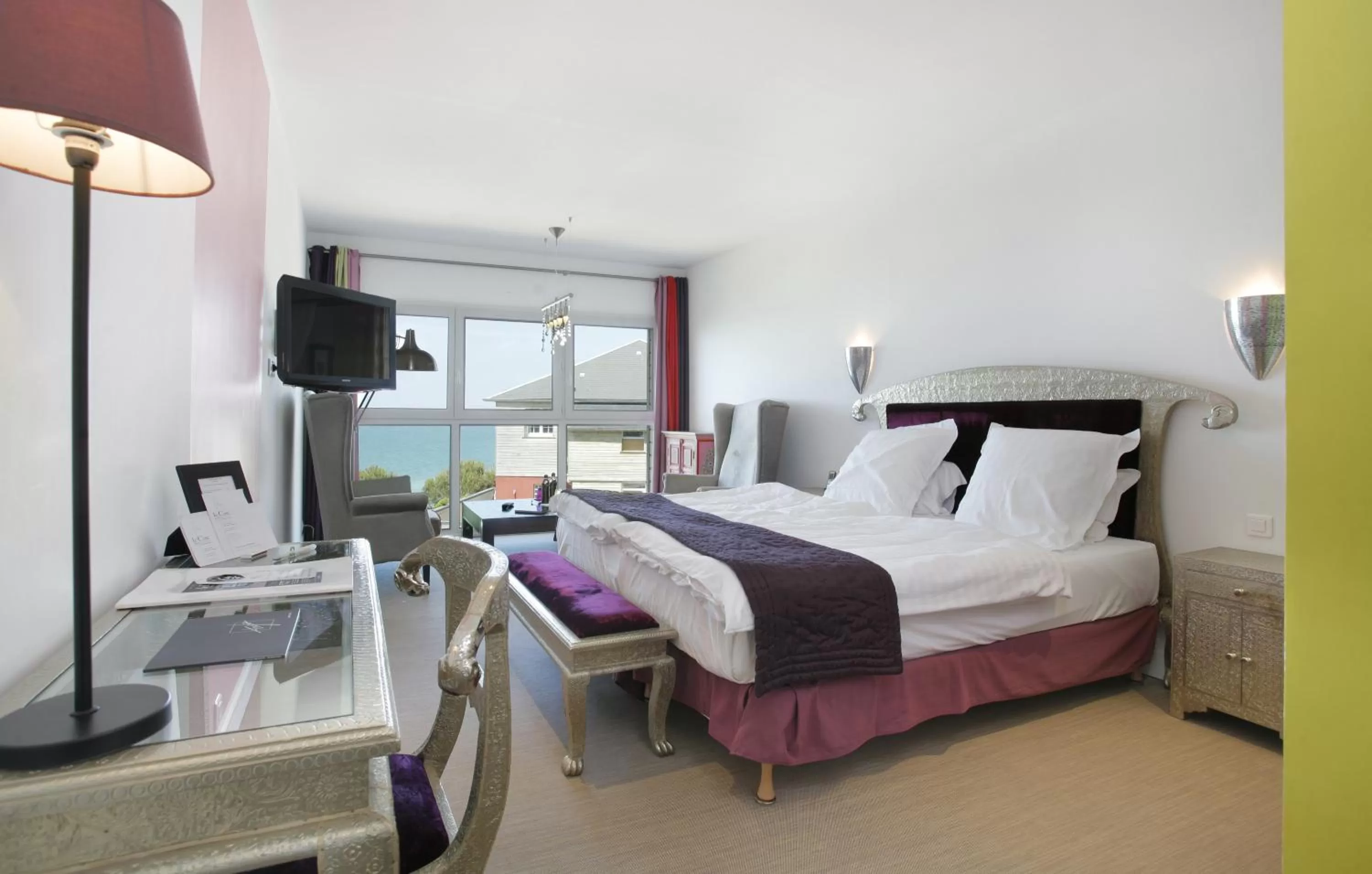 Bedroom, Bed in The Originals Hôtel Le Cise Restaurant Chambres et Suites