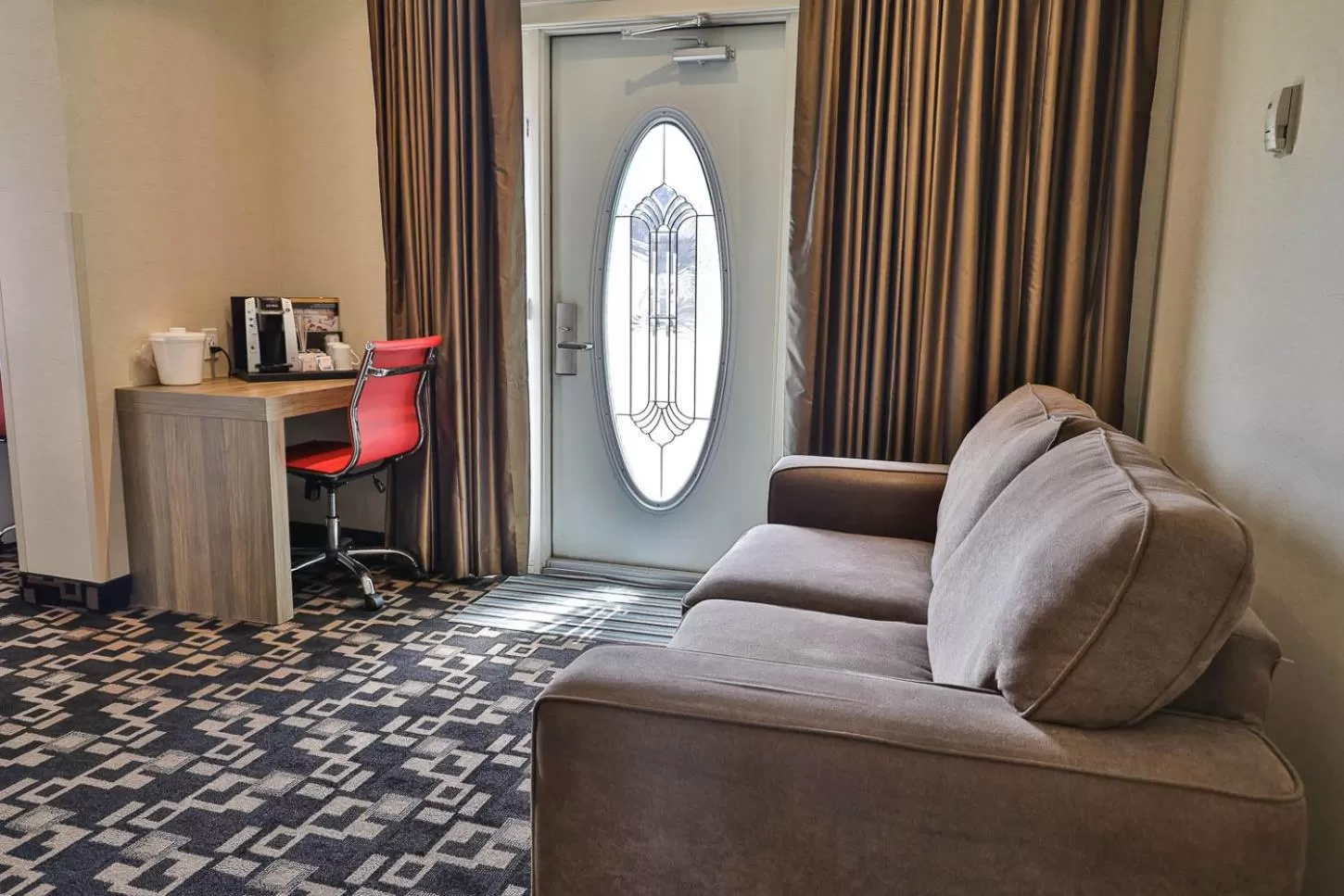 Living room in Baymont by Wyndham Medicine Hat