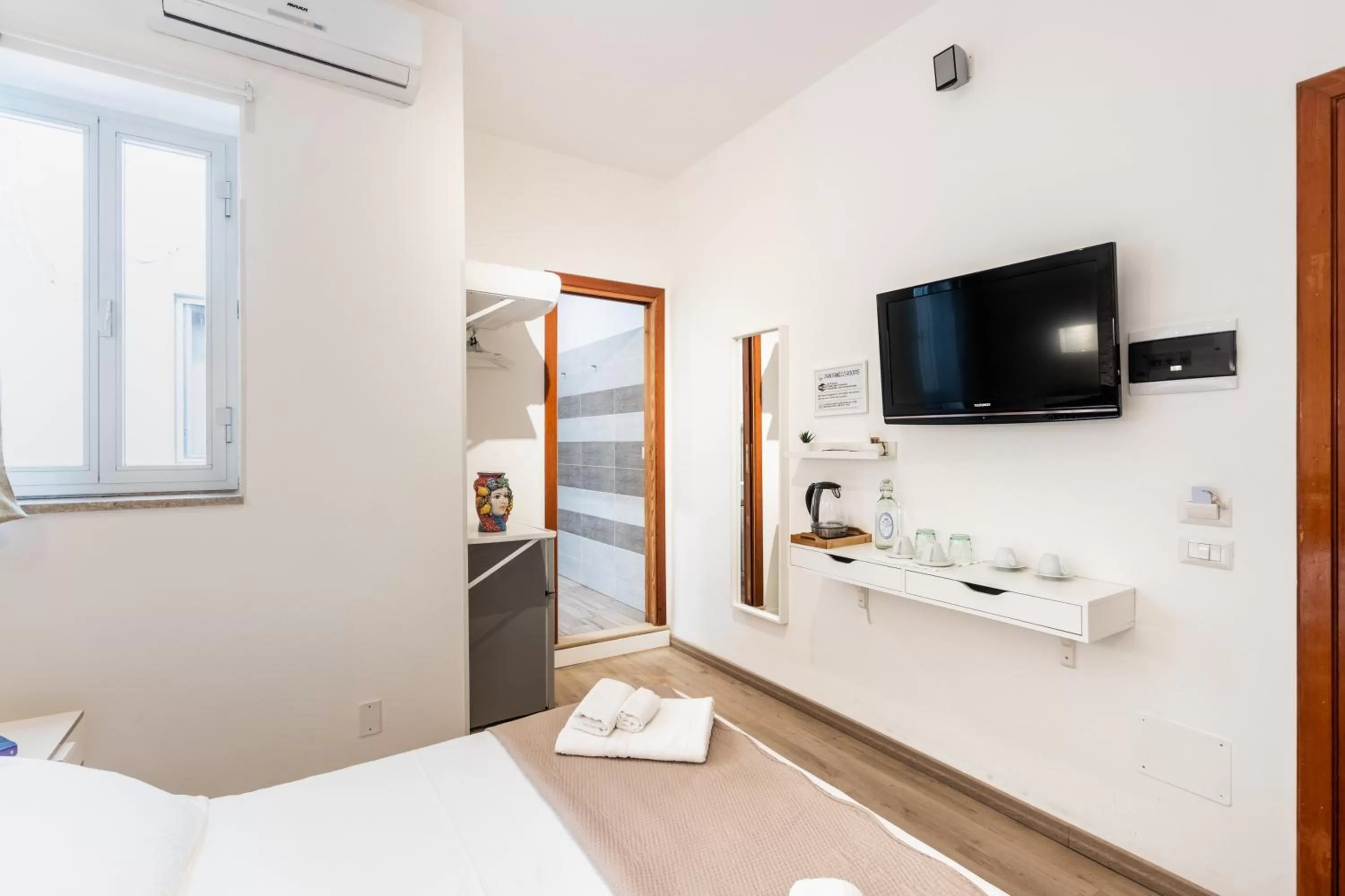 TV and multimedia, Bed in Pantanello Rooms Avola