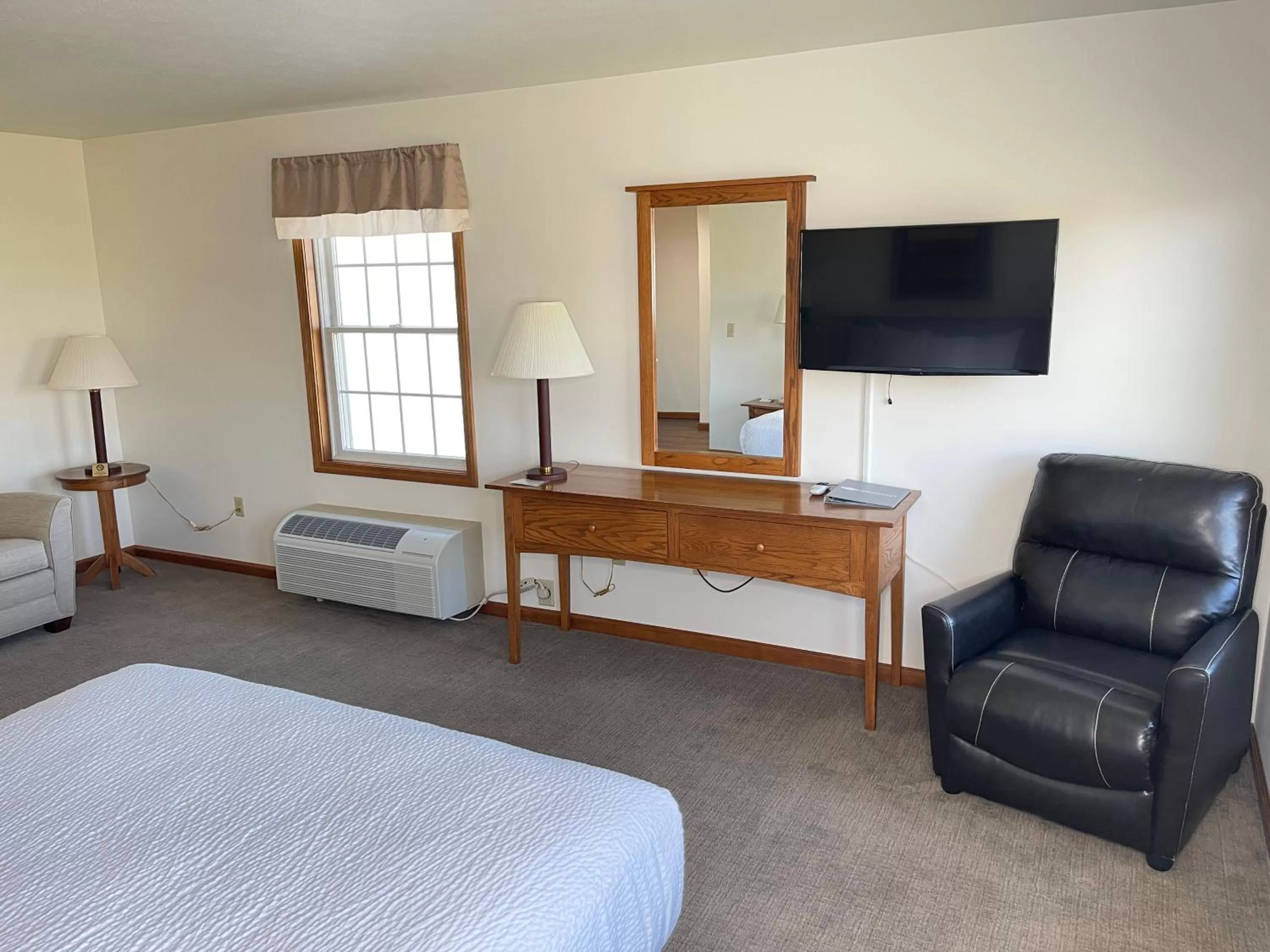 Bed in Farmstead Inn and Conference Center