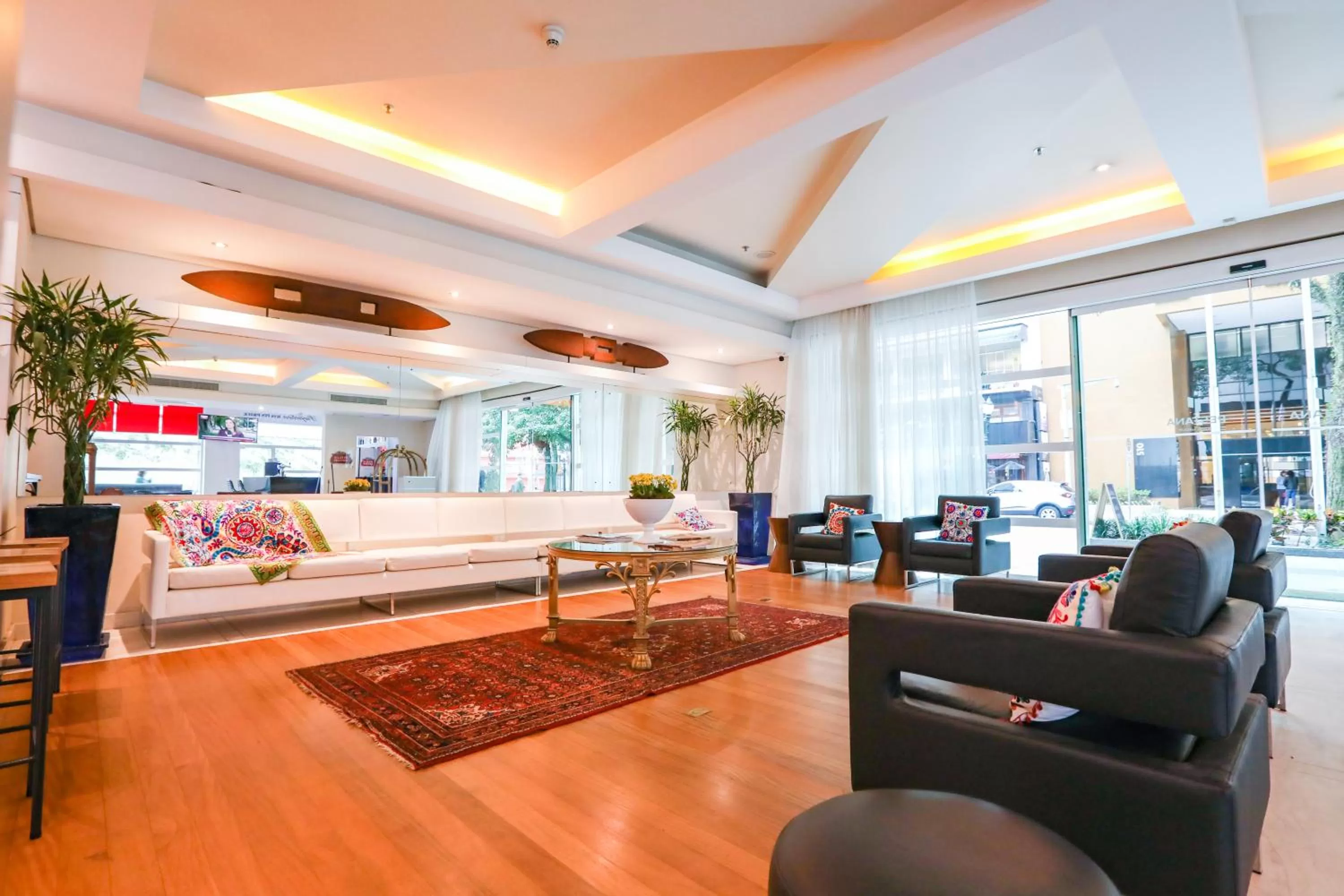 Lobby or reception in Pestana Curitiba