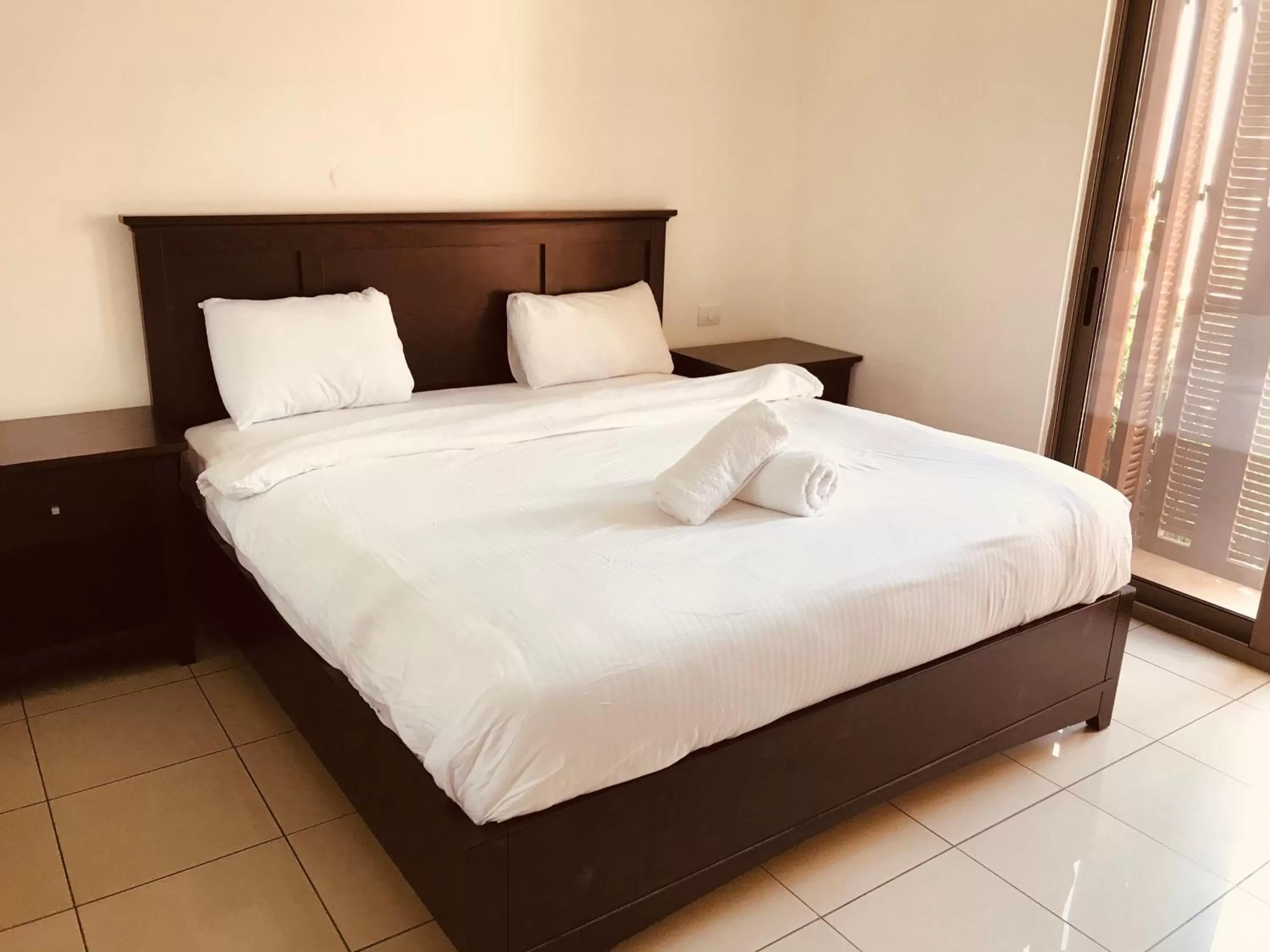Bed in Tala Bay Residence - Families Only