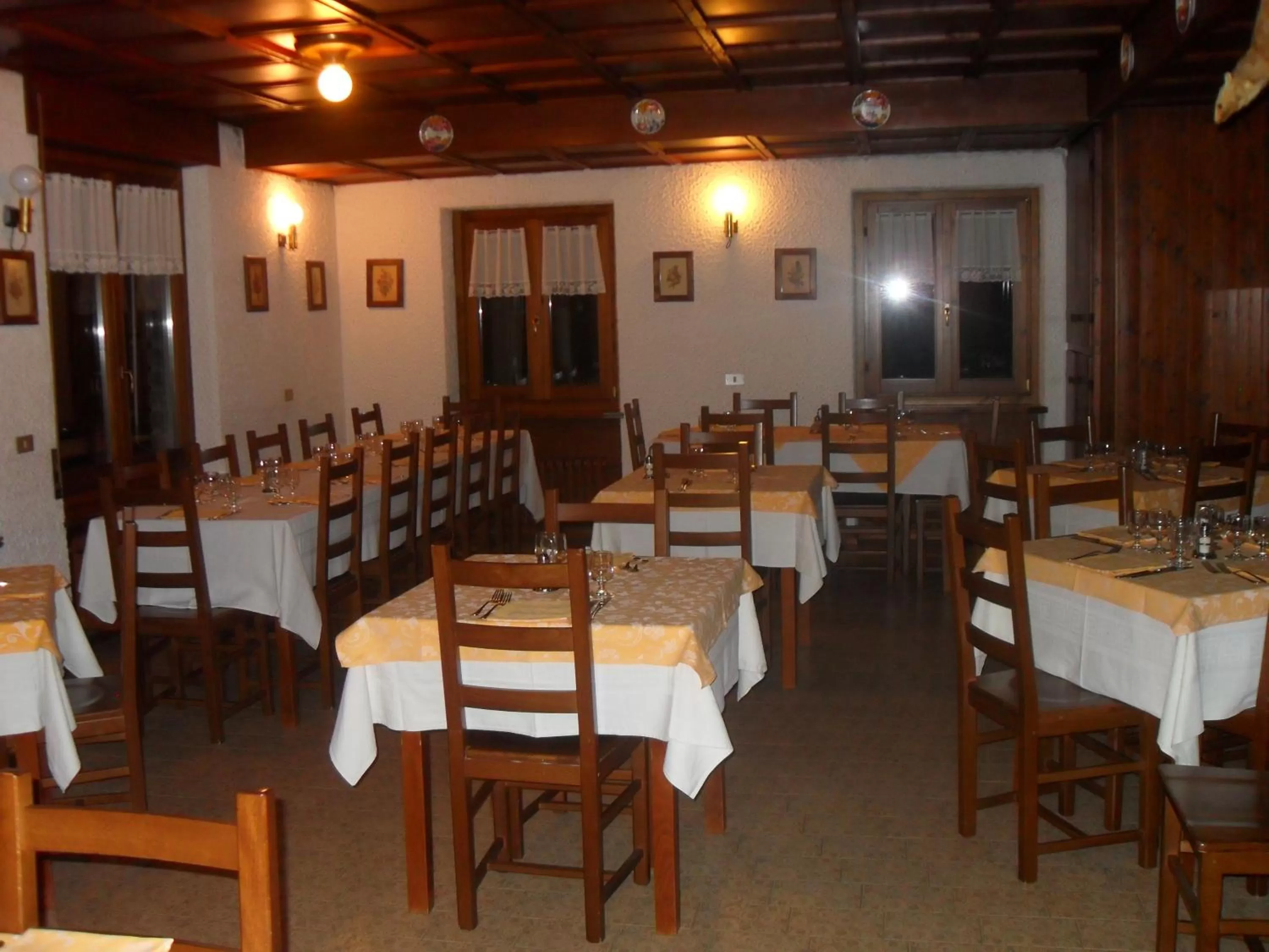 Restaurant/places to eat in Albergo La Genzianella