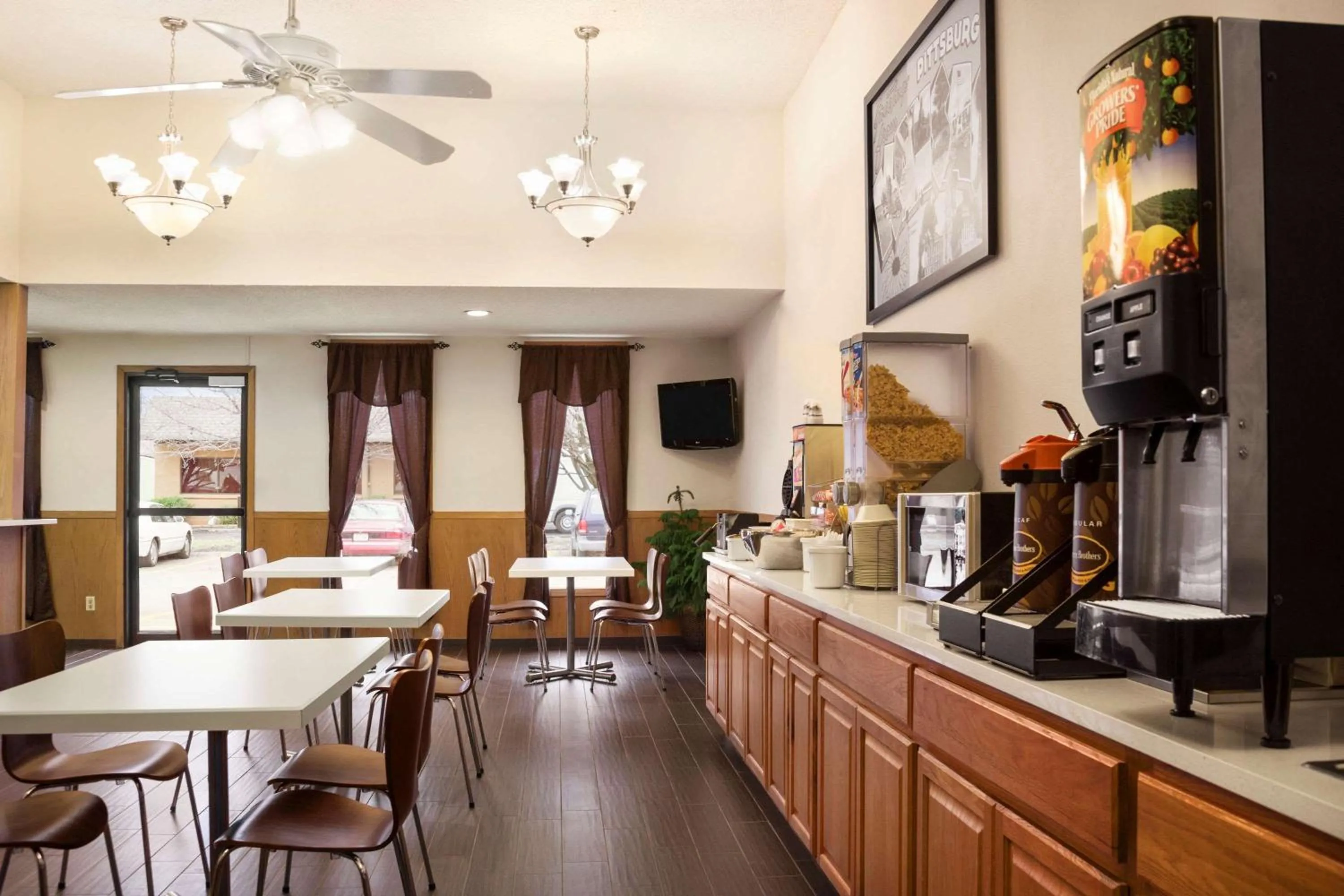 Restaurant/places to eat in Americas Best Value Inn Pittsburg