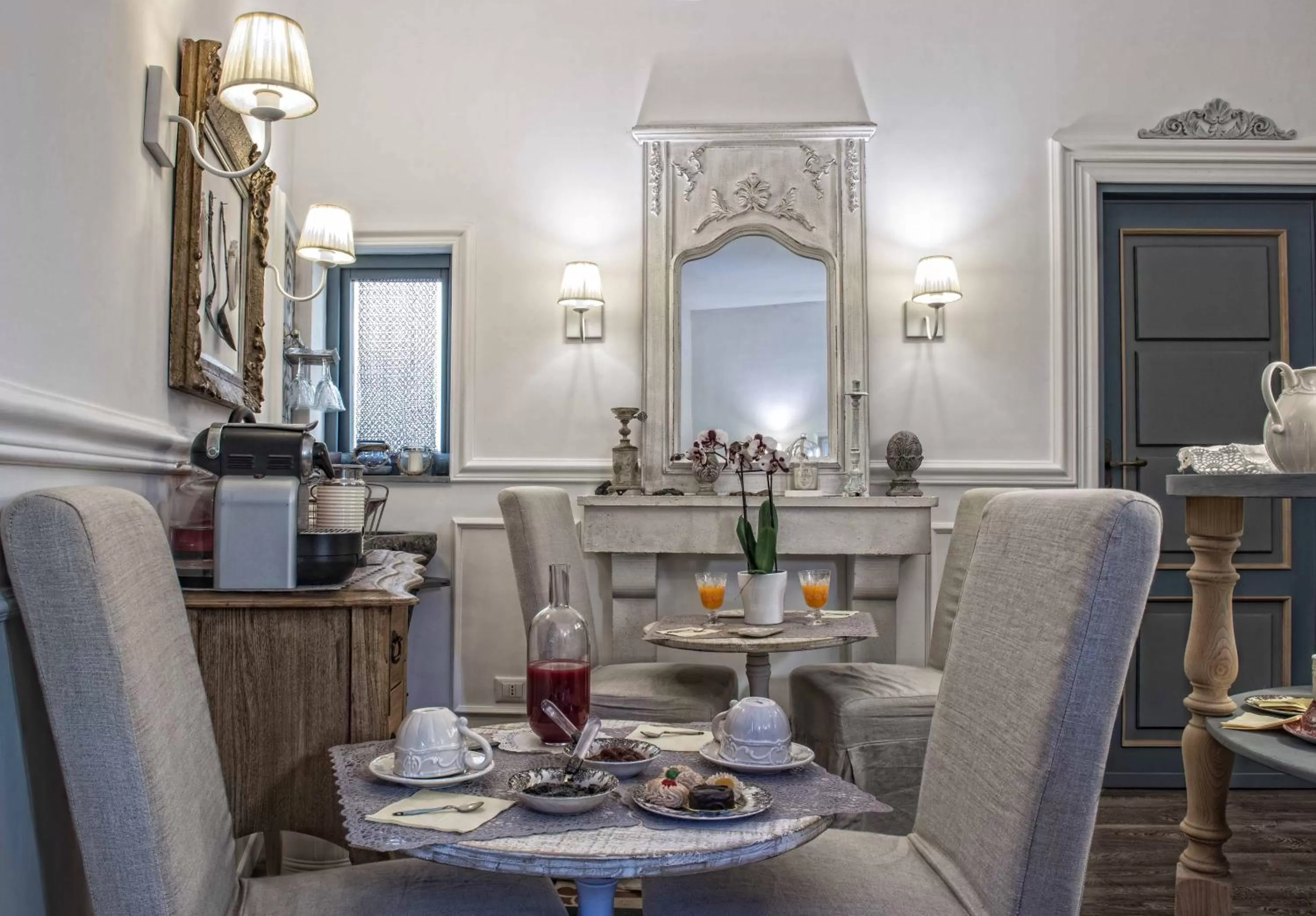 Decorative detail in Il Giardino d'Ulisse