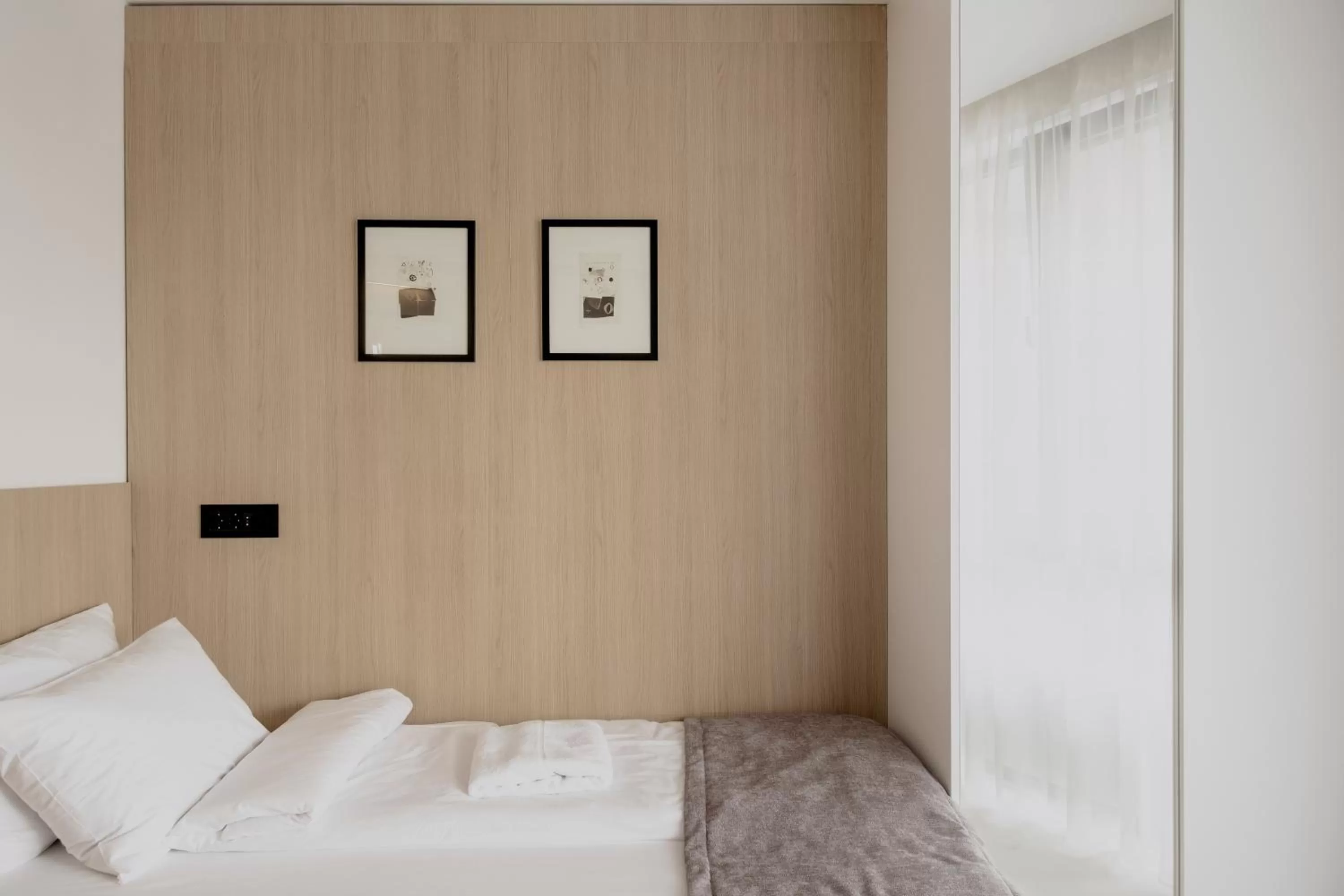 Single Room with Private Bathroom in WellNS Rooms