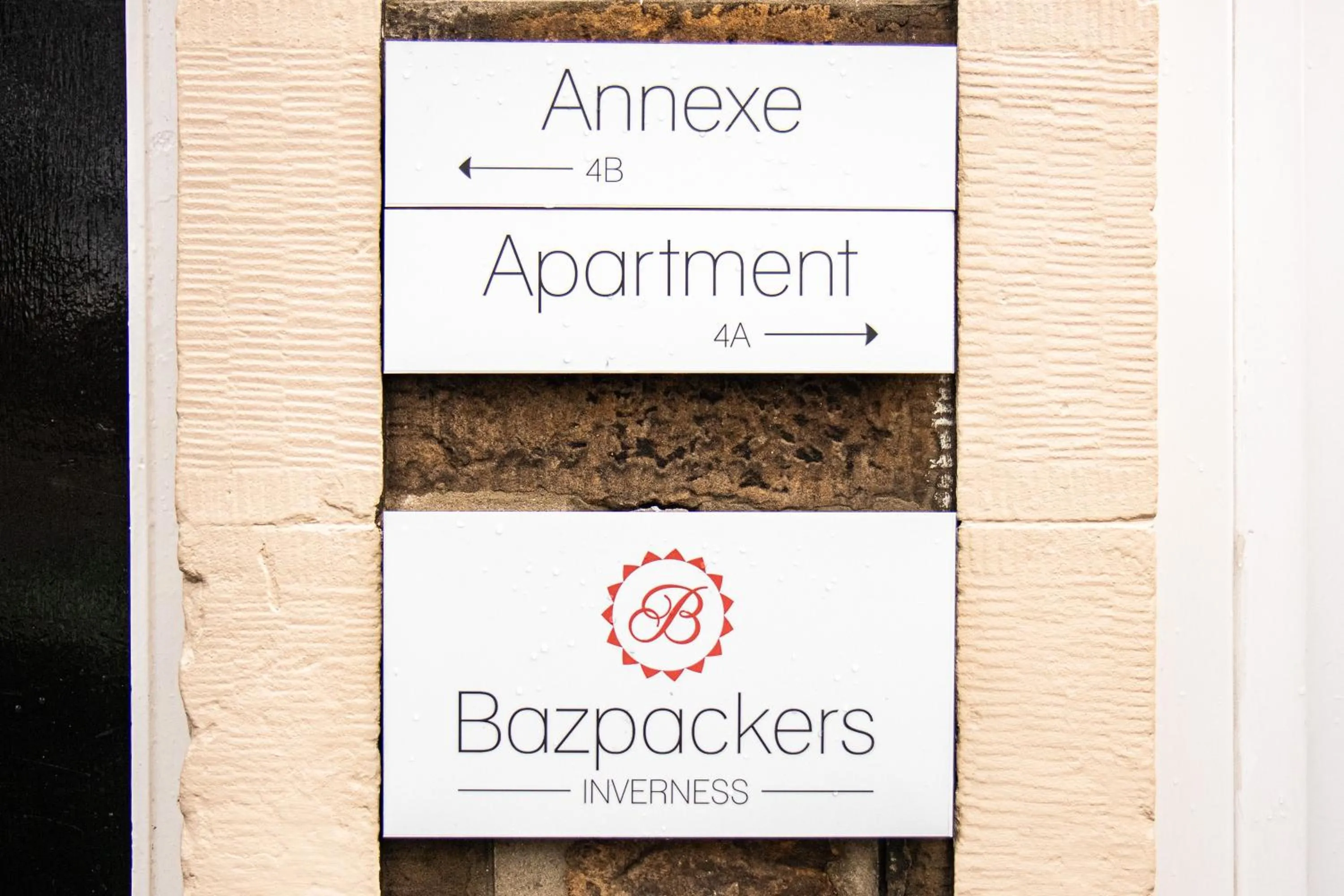 Property logo or sign in Bazpackers