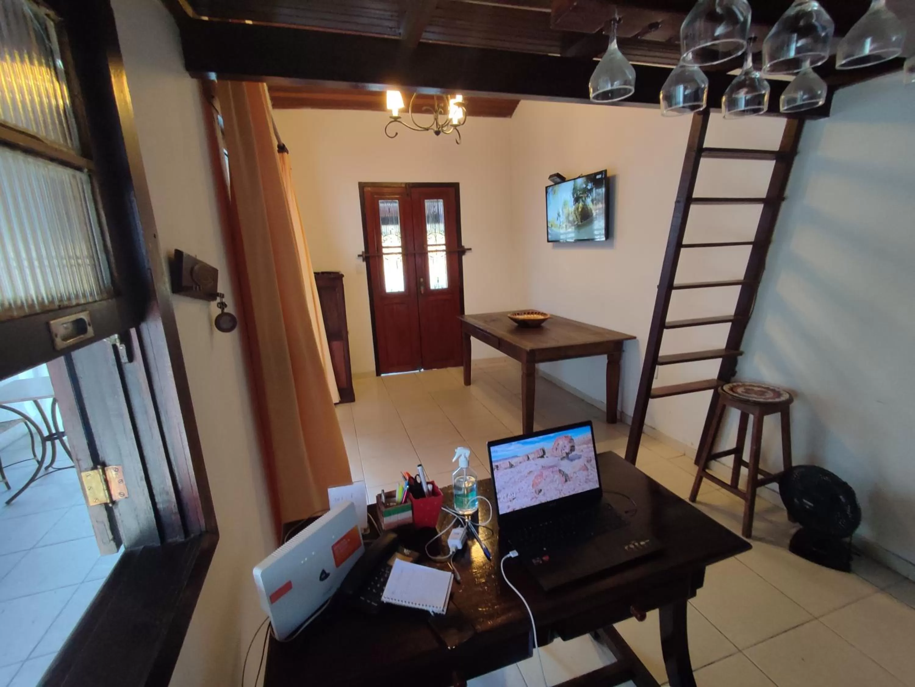 TV and multimedia in Pousada L'étage