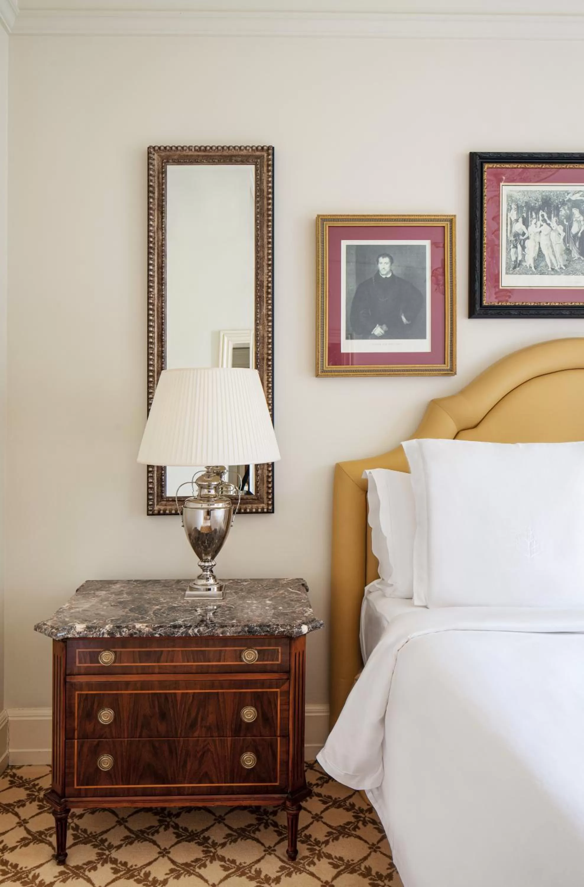 Bedroom, Bed in Four Seasons Hotel Firenze