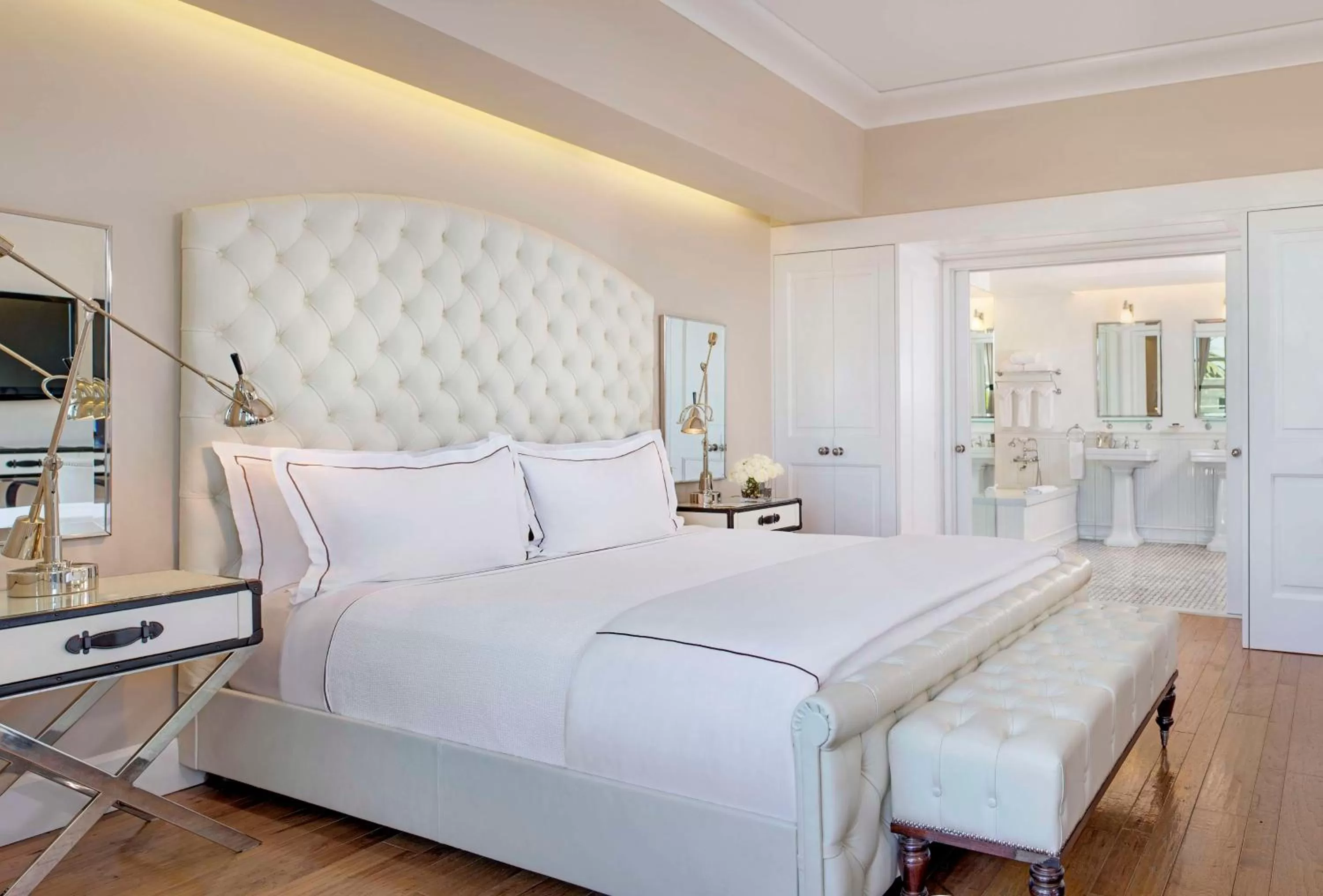 Bed in Cameo Beverly Hills