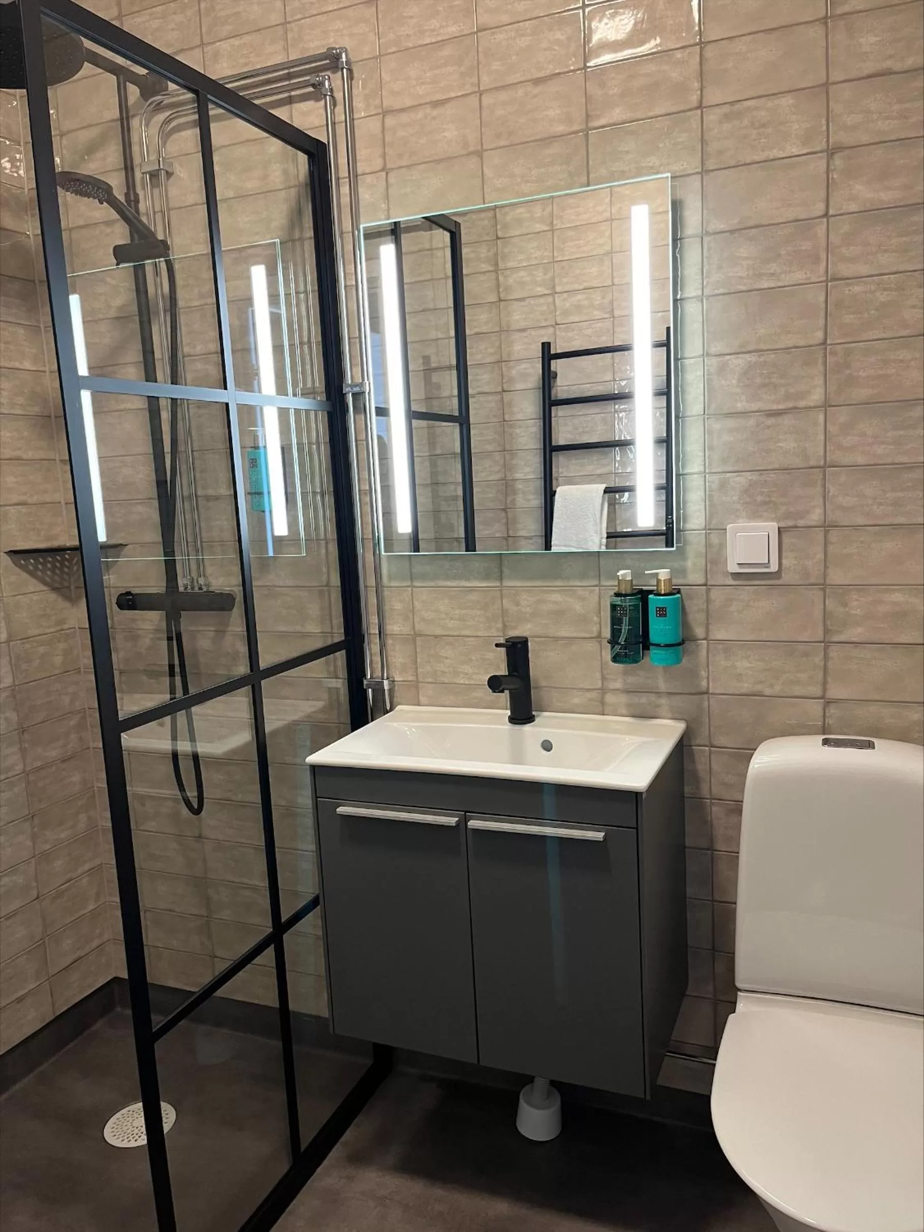 Bathroom in Hotell & Bistro Rödesund