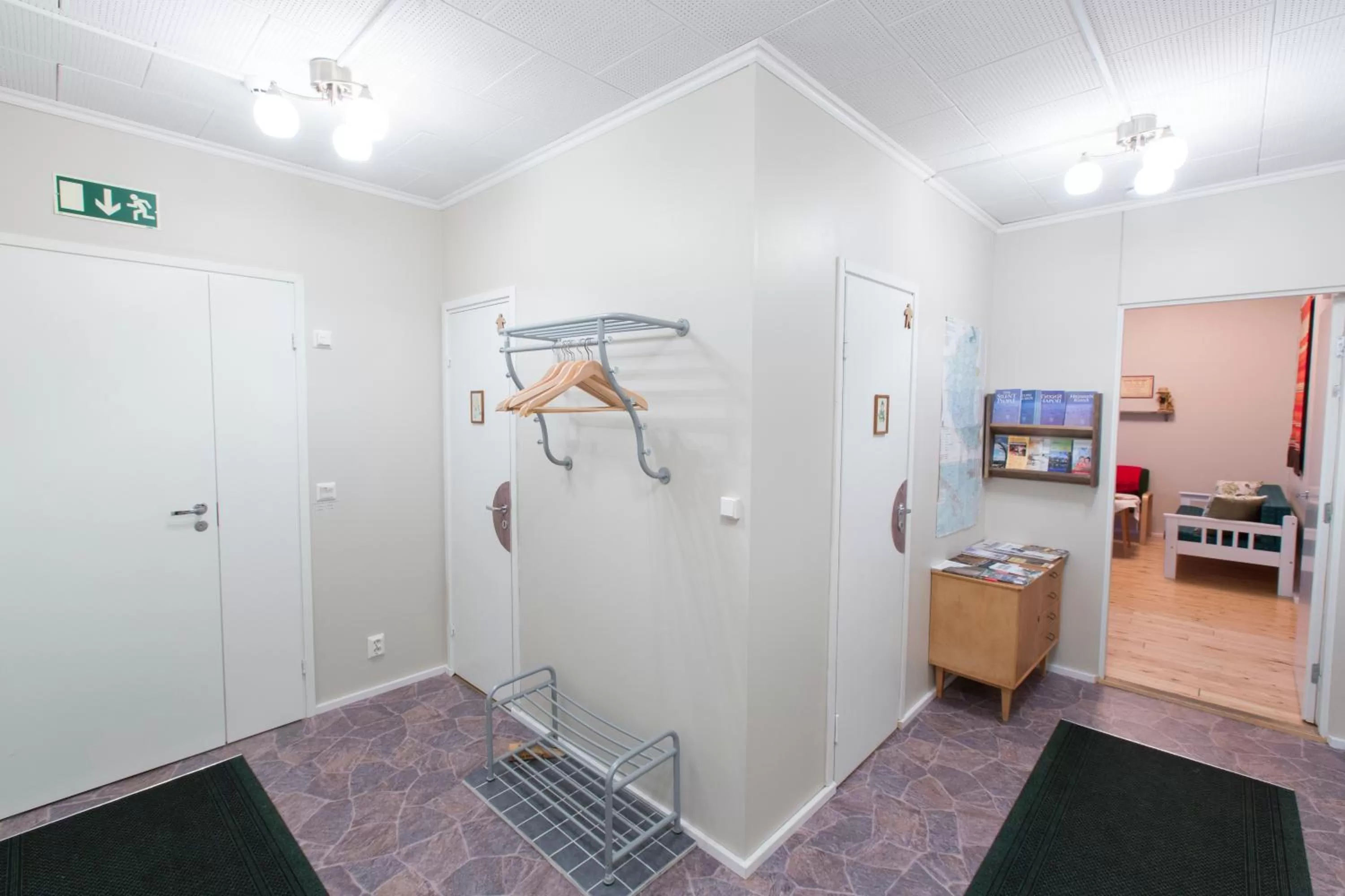 Lobby or reception, Bathroom in Matkustajakoti Kuutamo Guesthouse