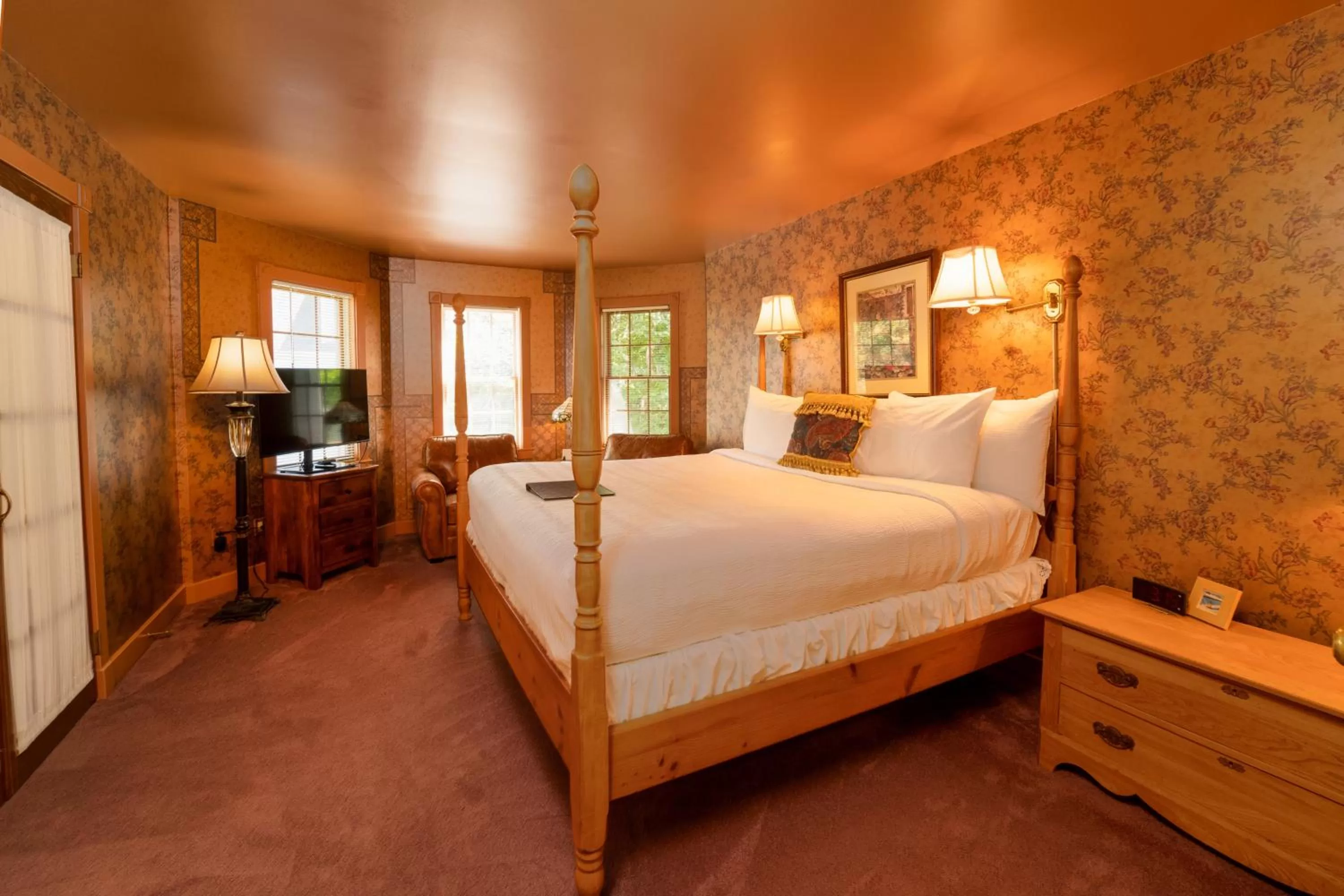 King Room in Yelton Manor Bed and Breakfast