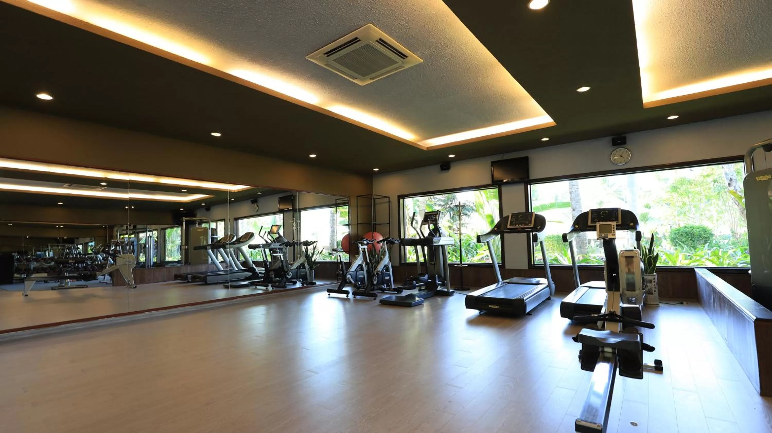 Fitness centre/facilities in Diamond Bay Resort & Spa