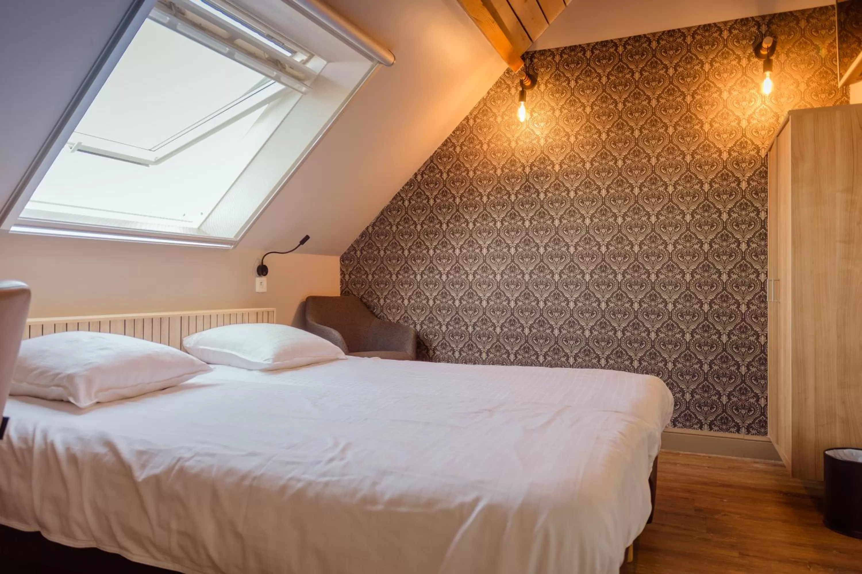 Bed in Oud Gemeentehuis