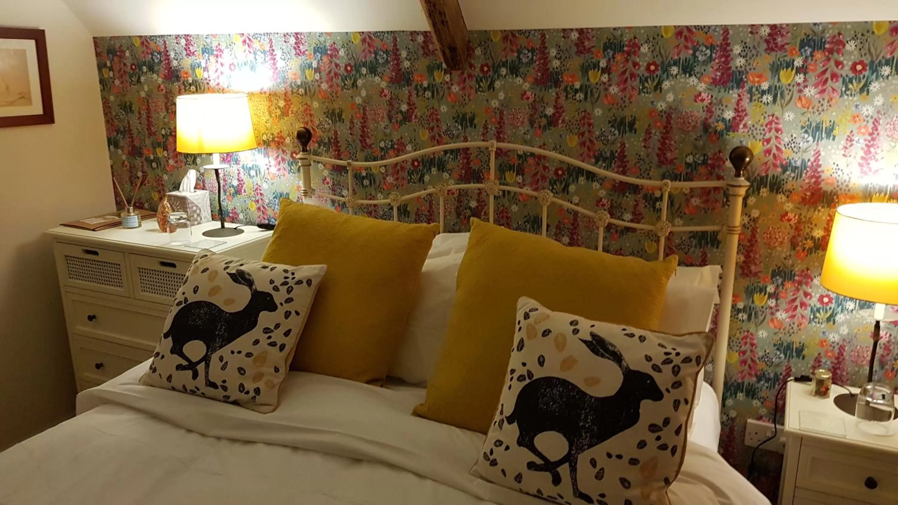 Bed in Keepers Cottage Guest House