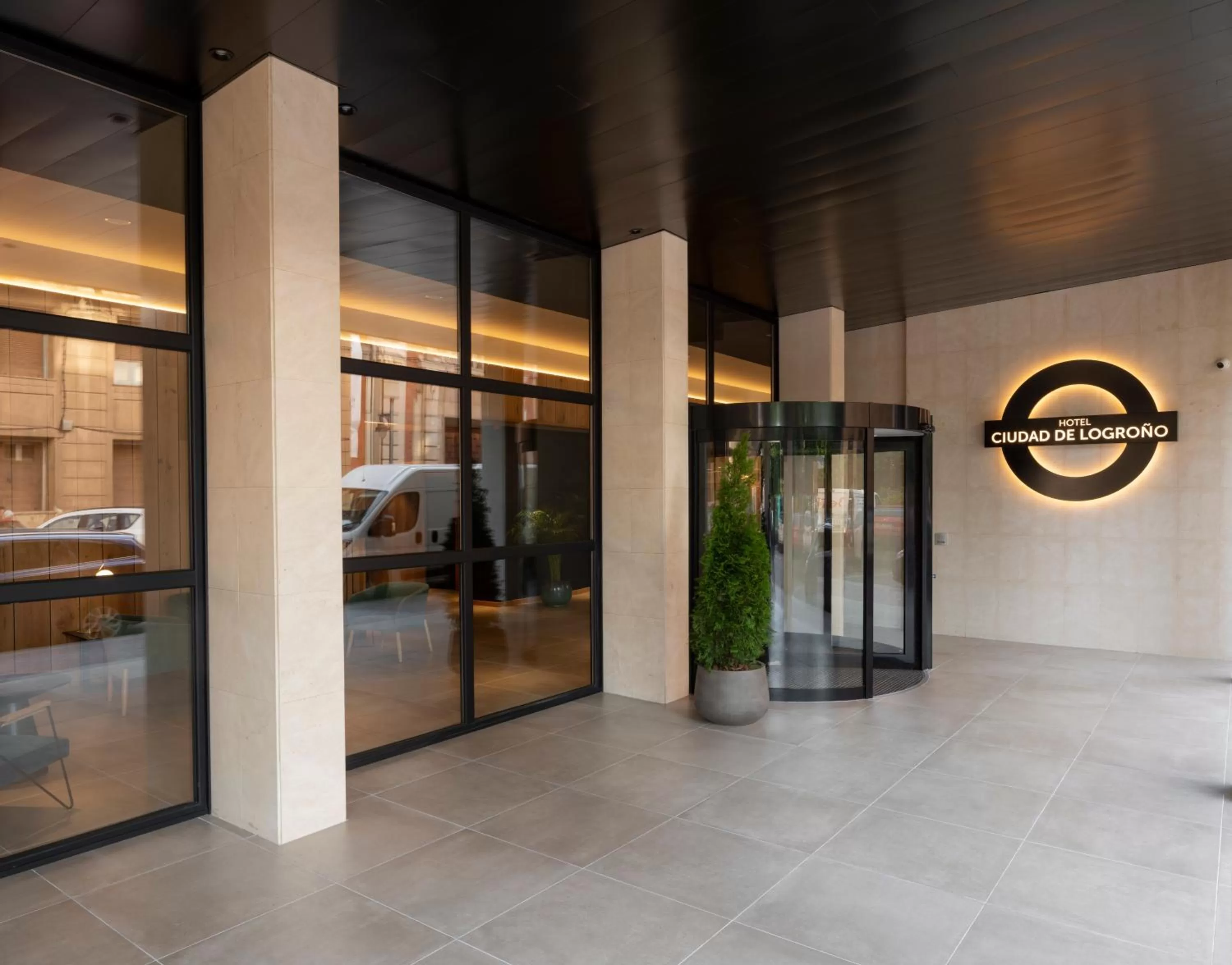 Facade/entrance in Hotel Ciudad de Logroño