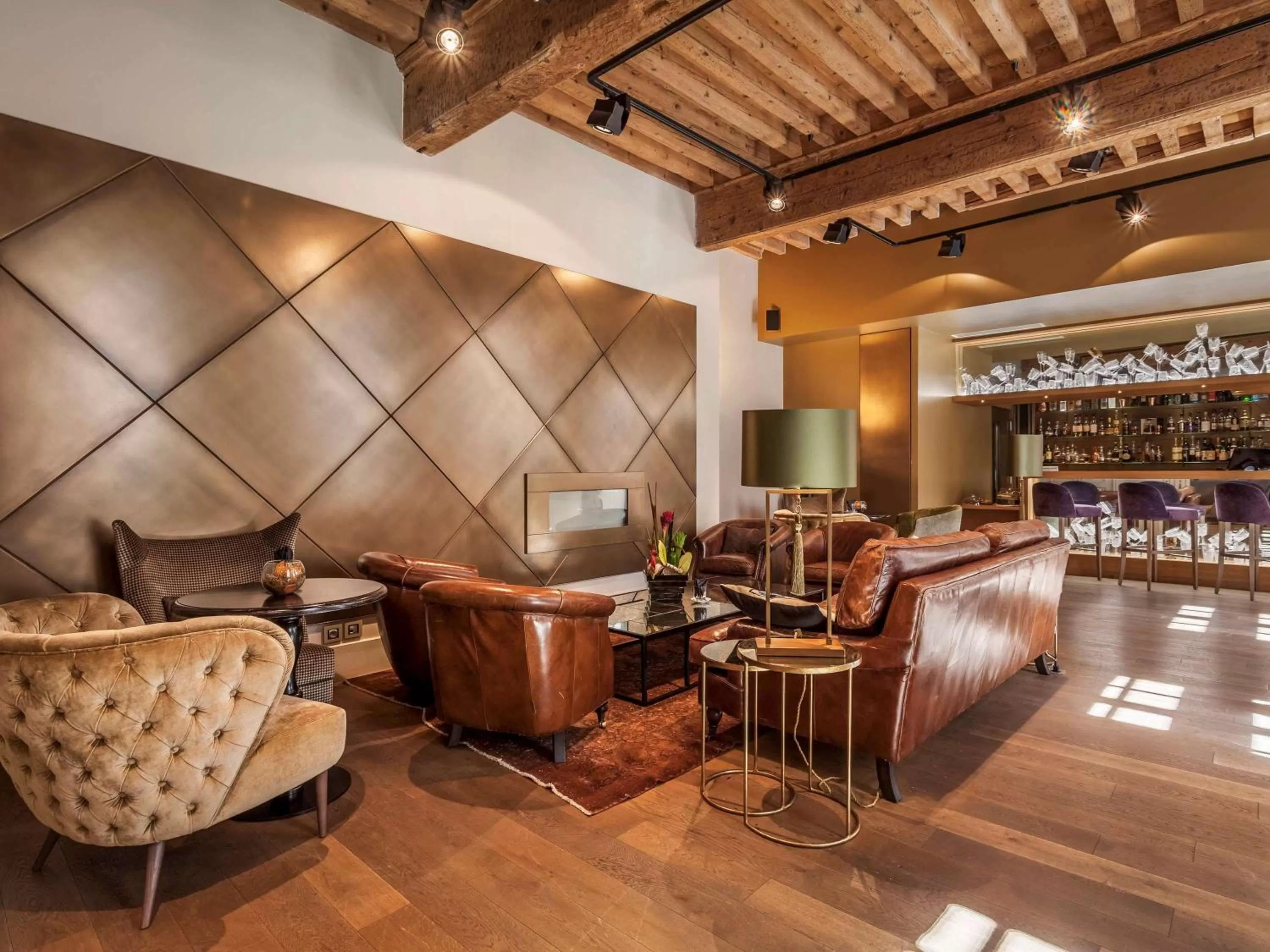 Lounge or bar in La Cour des Consuls Hotel & Spa Toulouse - MGallery Collection