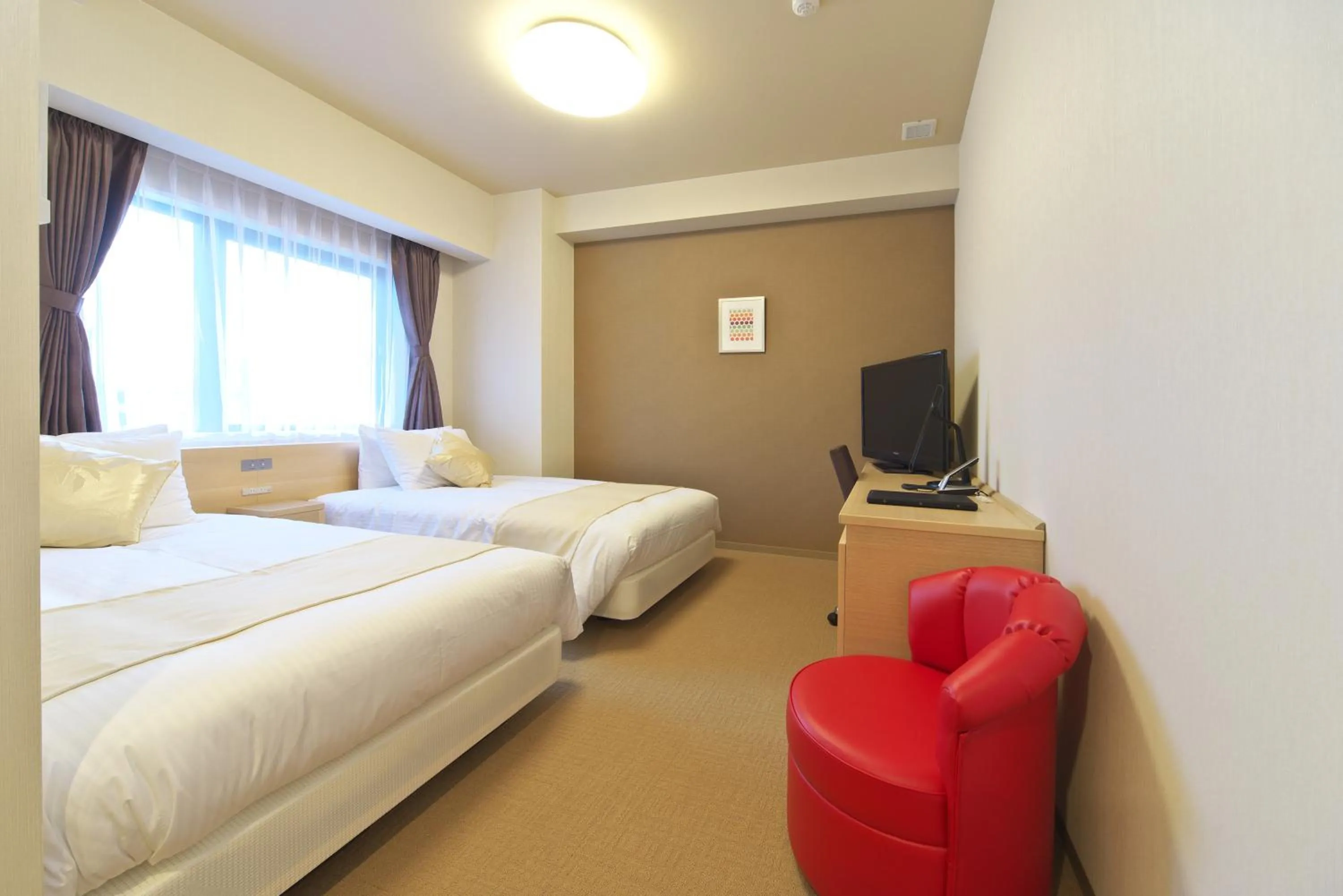 Photo of the whole room, Bed in Shizutetsu Hotel Prezio Numazu