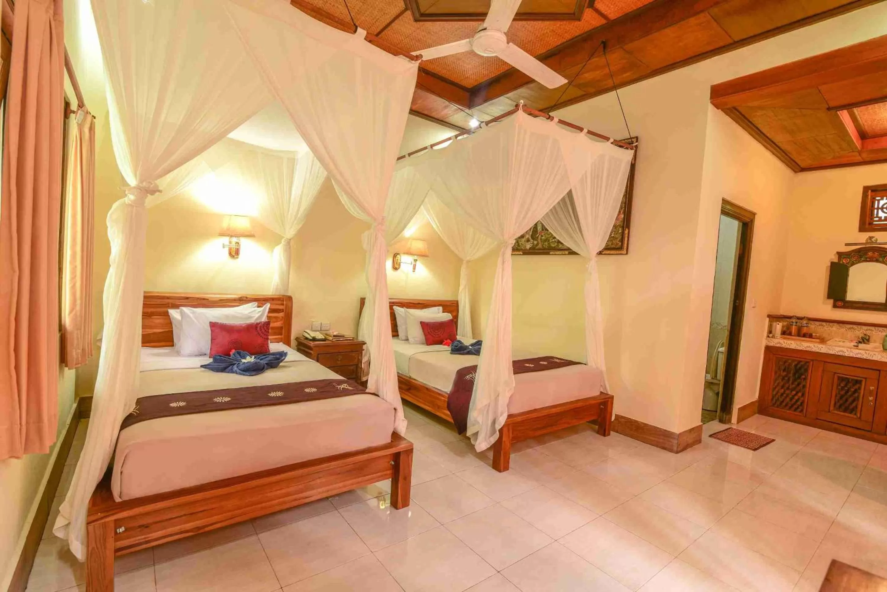 Bedroom, Bed in Nick's Pension