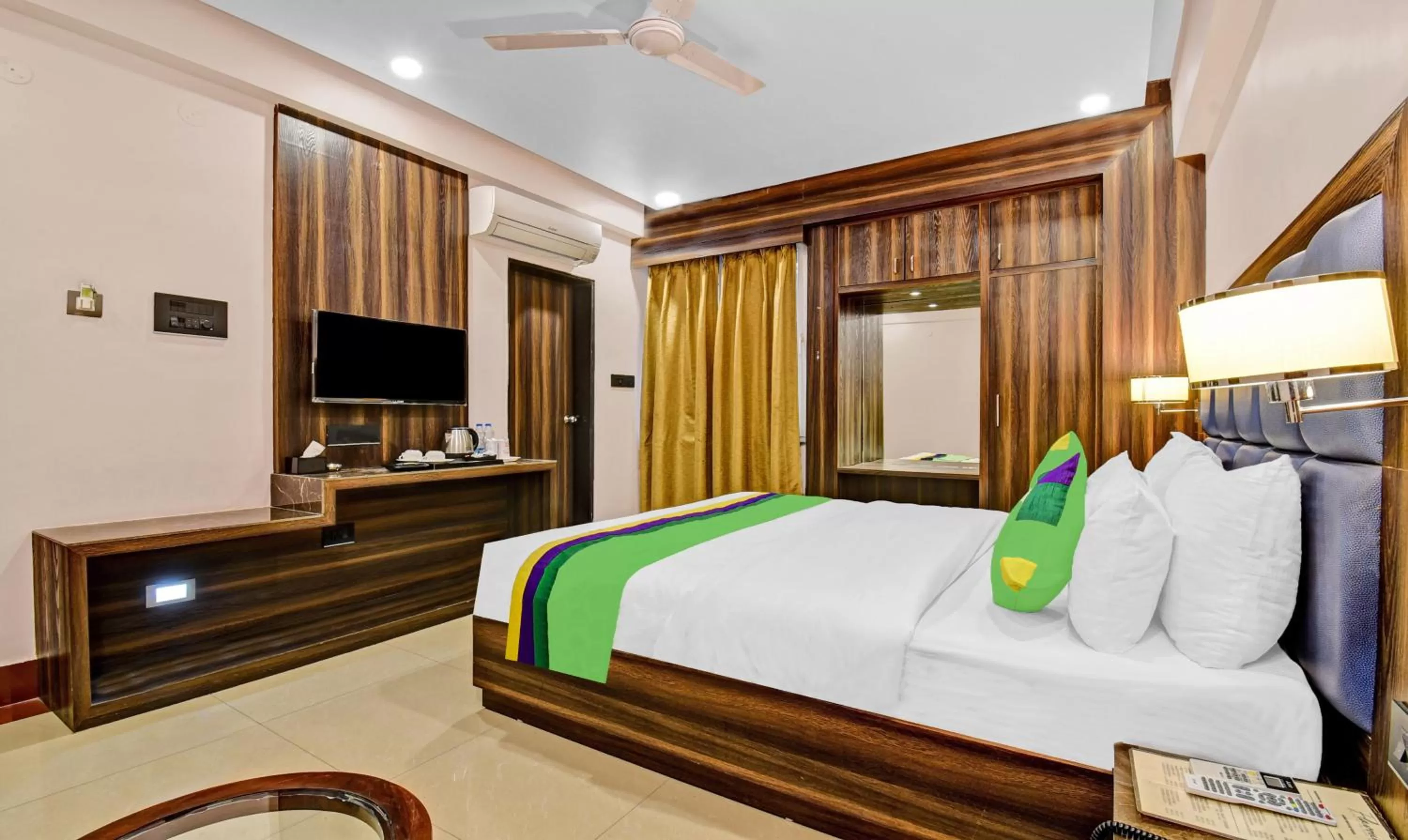 Bedroom, Bed in Treebo Trend The Pearl Bliss