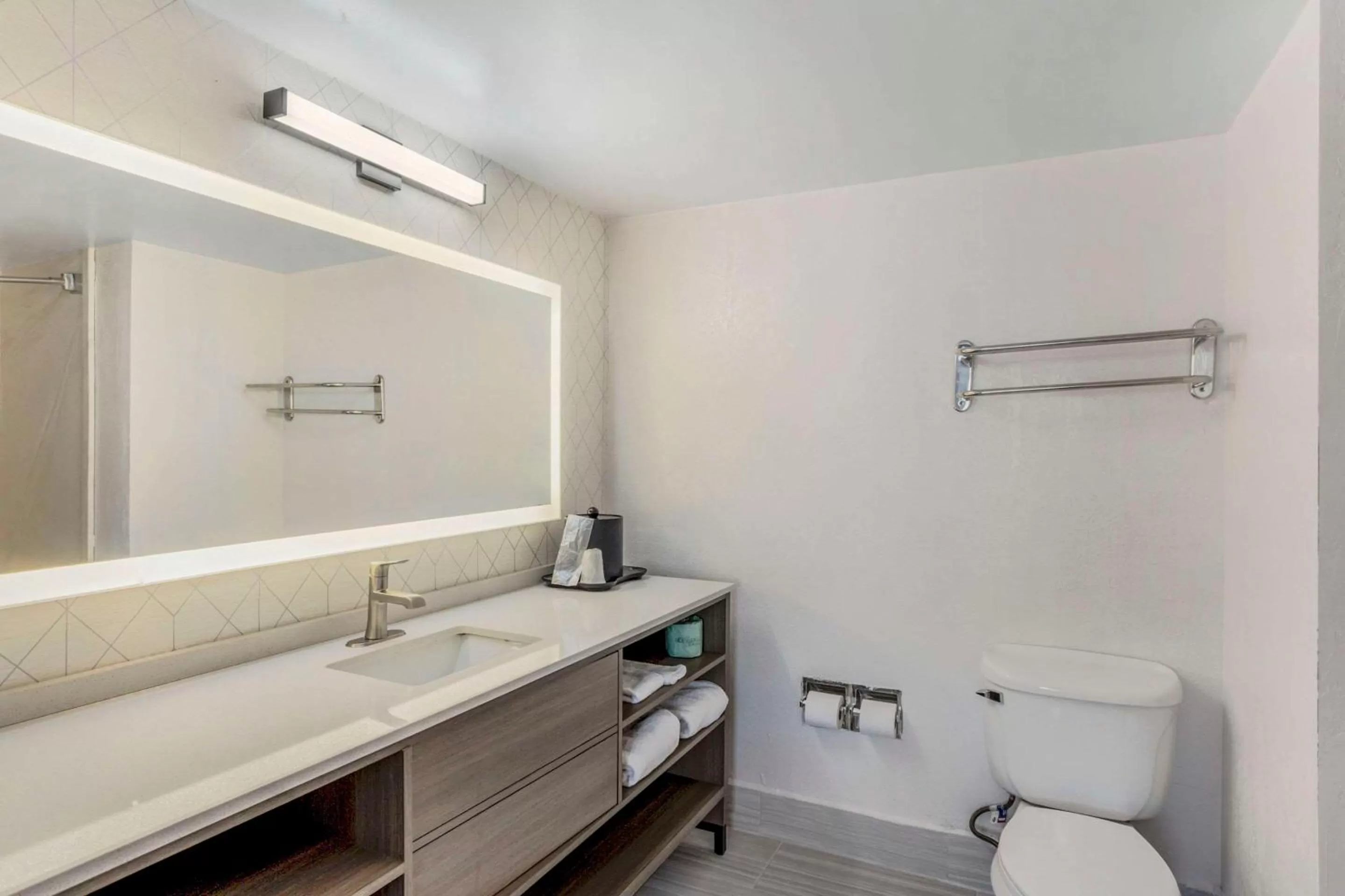 Bedroom in Comfort Inn & Suites Voorhees-Mt Laurel