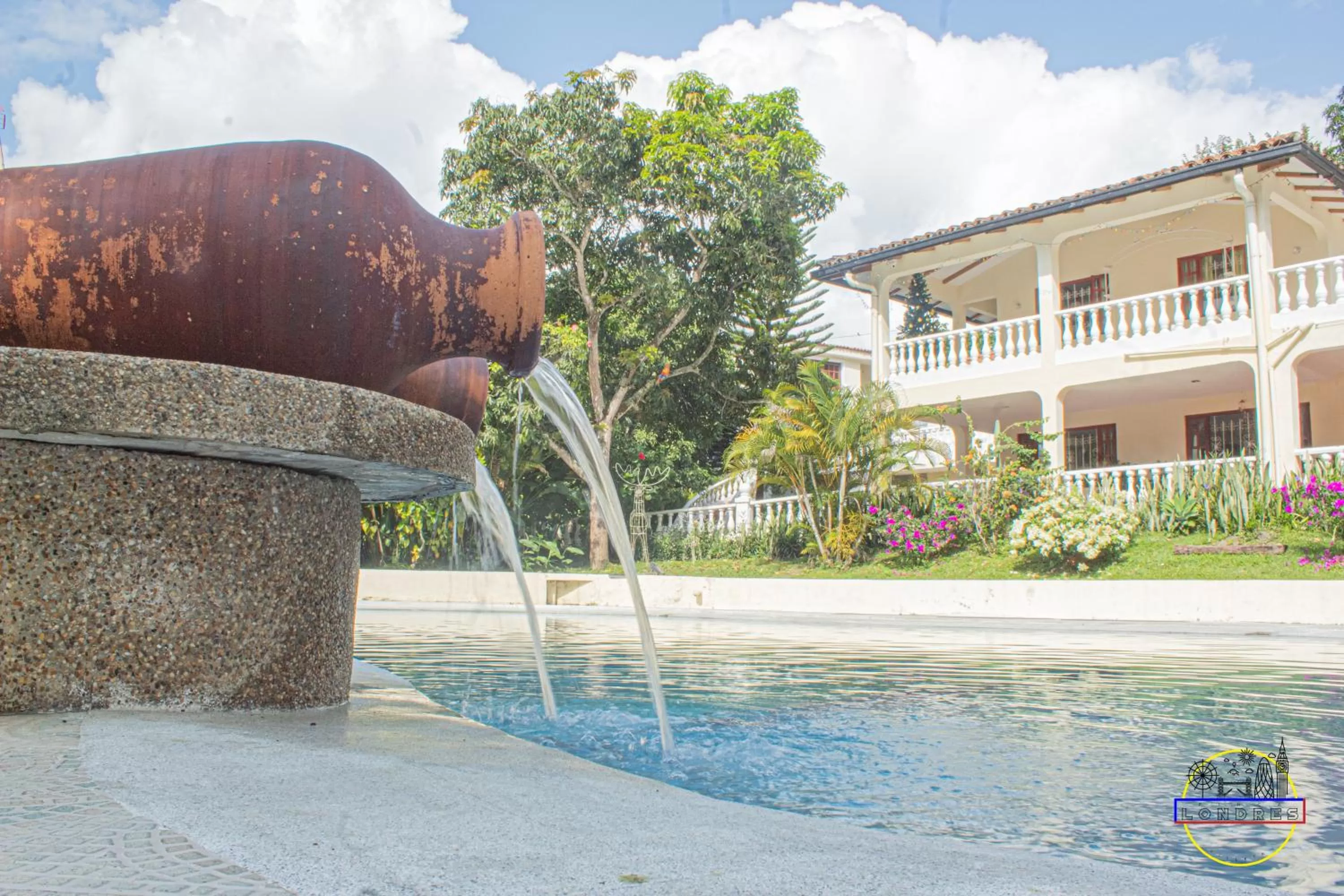 Property building in Hotel Finca Londres