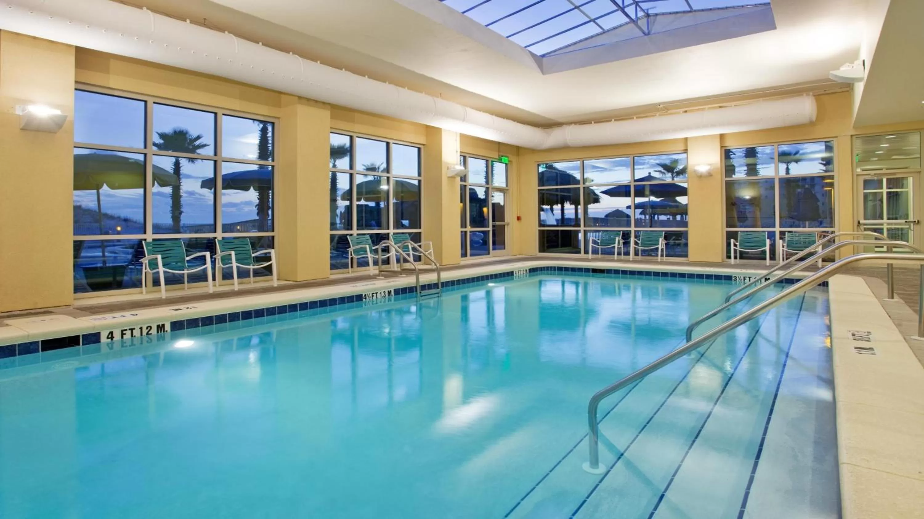 Swimming pool in Holiday Inn Resort Fort Walton Beach by IHG