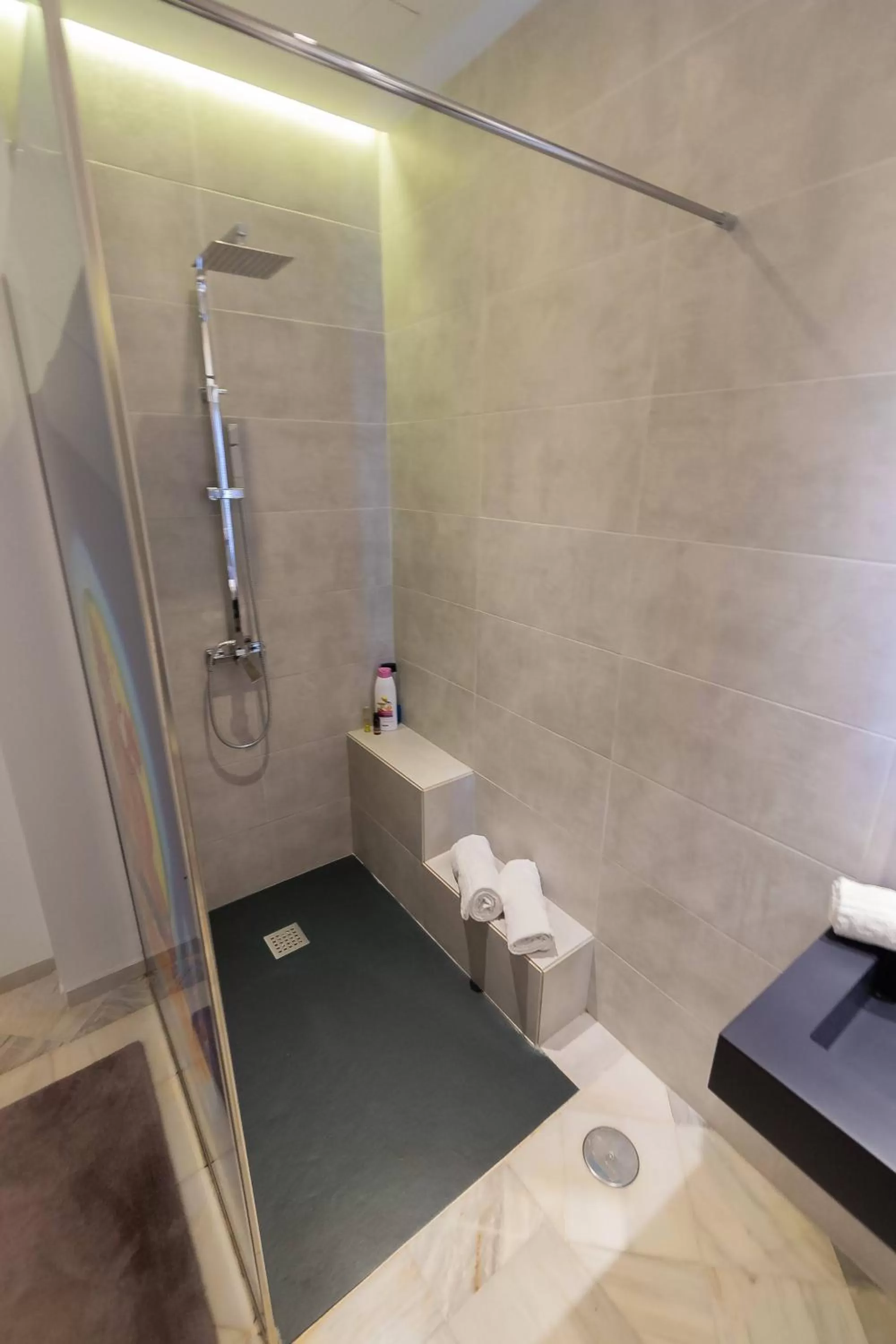 Bathroom in SUAY APARTMENTS