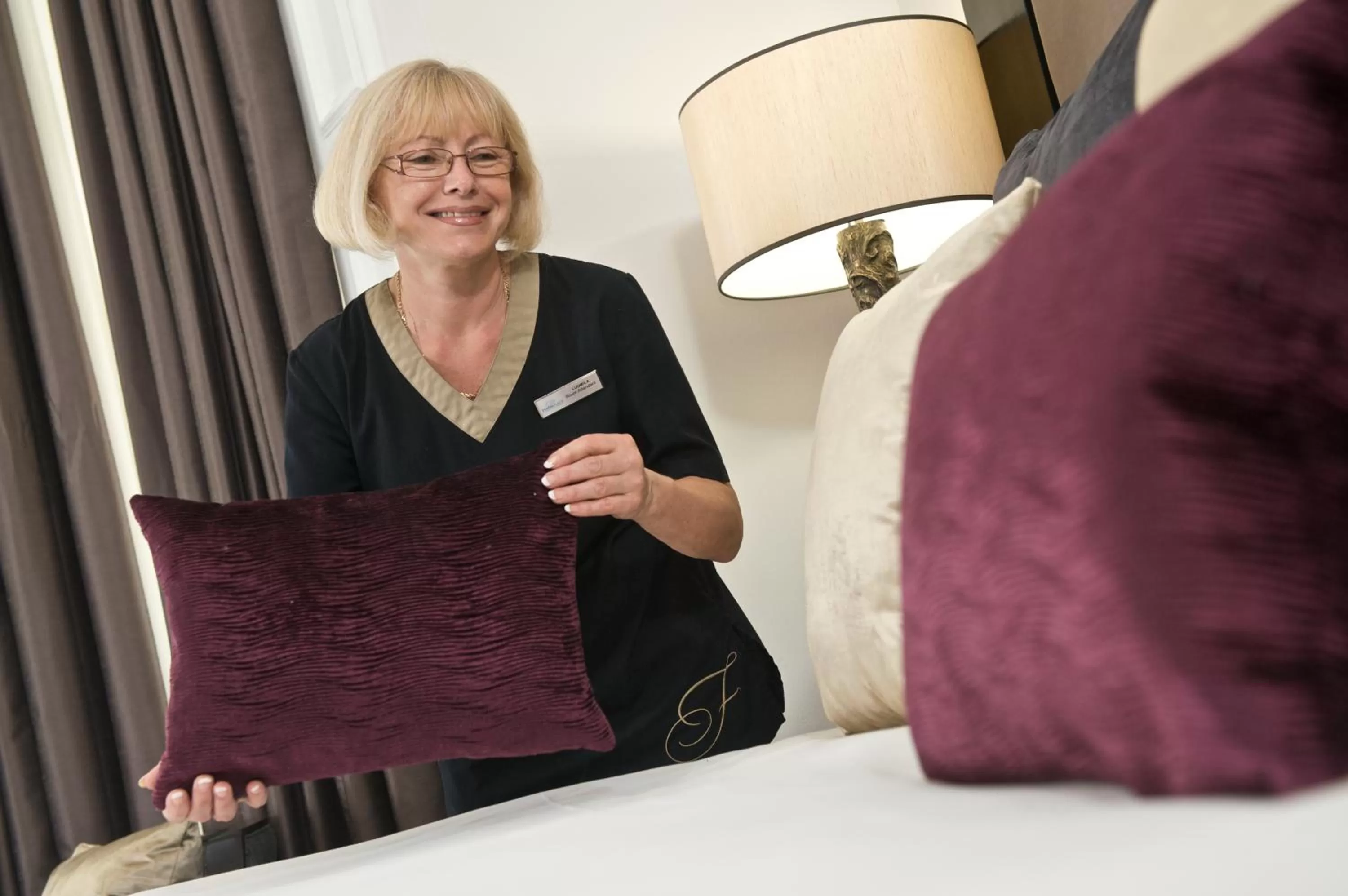 Staff, Bed in Fraser Suites Queens Gate