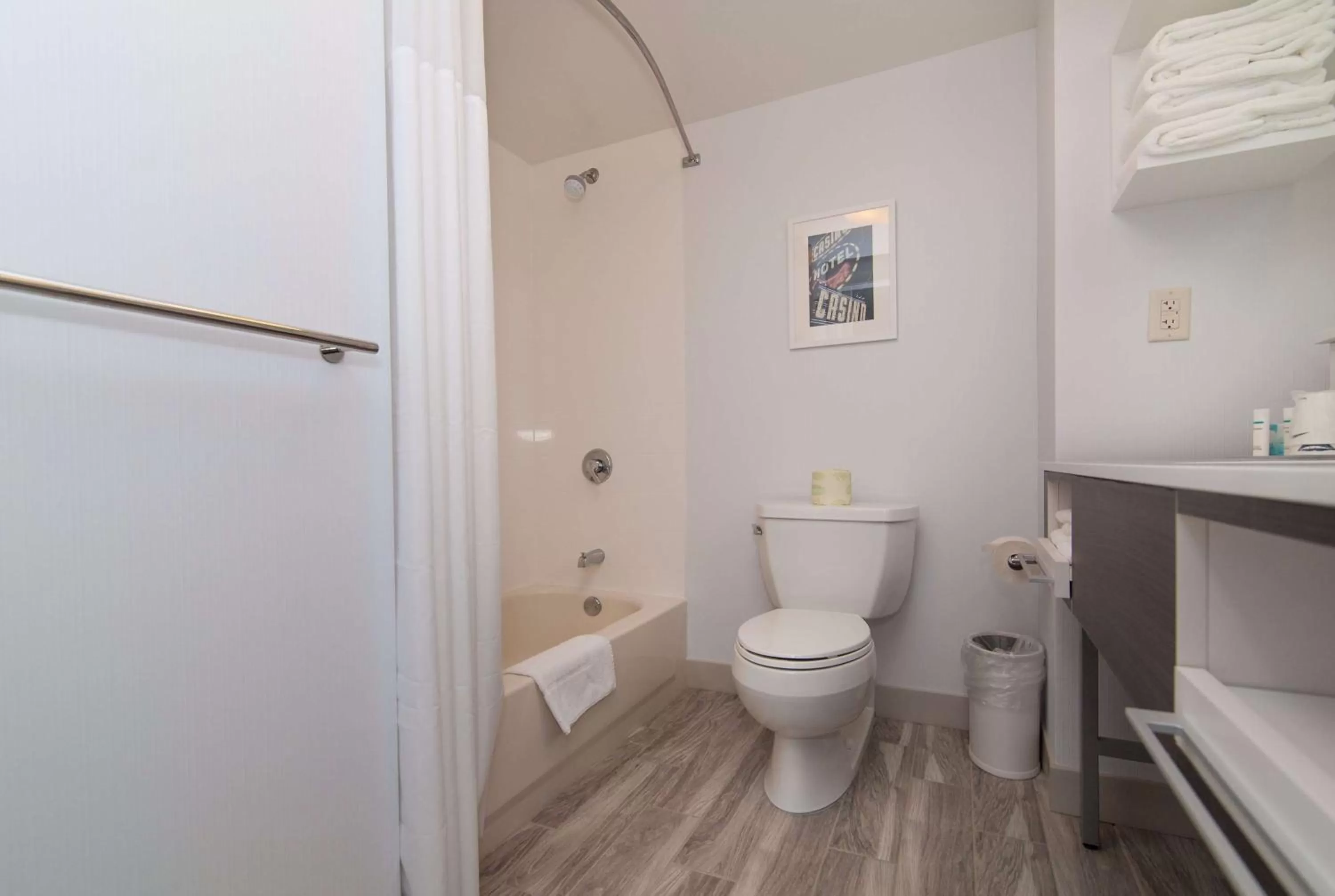 Bathroom in Hampton Inn Norwich